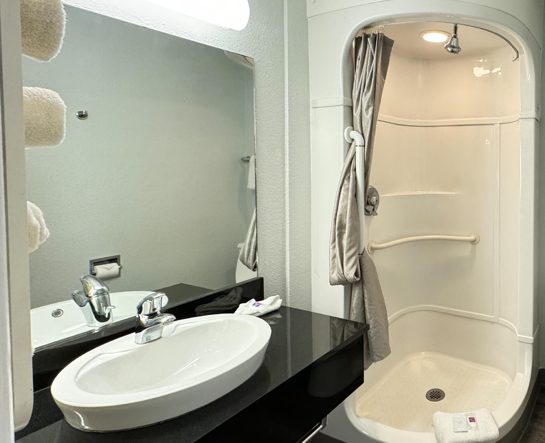 2 Full Beds | Suite, Non-Smoking, Kitchen