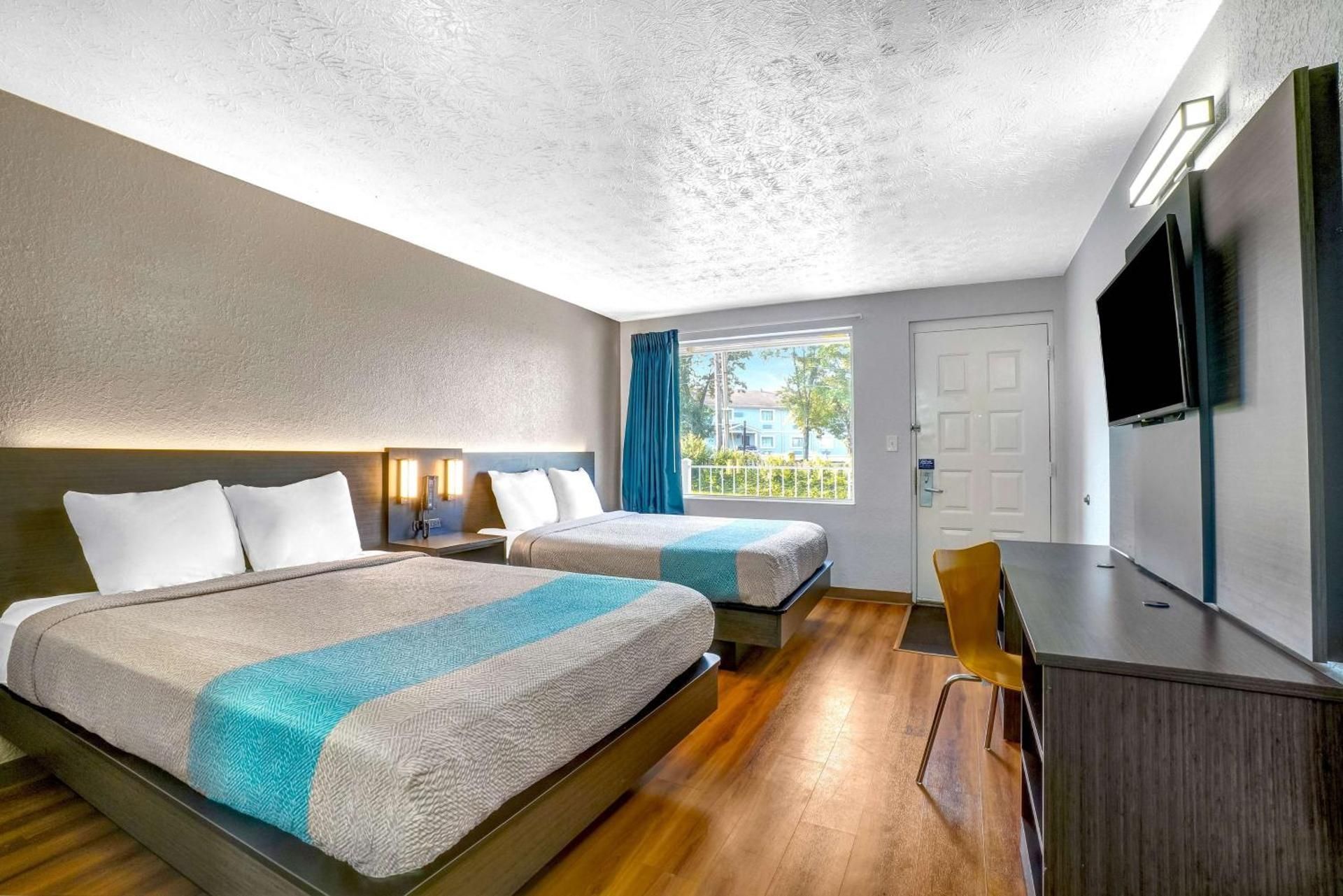 2 Queen Beds | Non-Smoking
