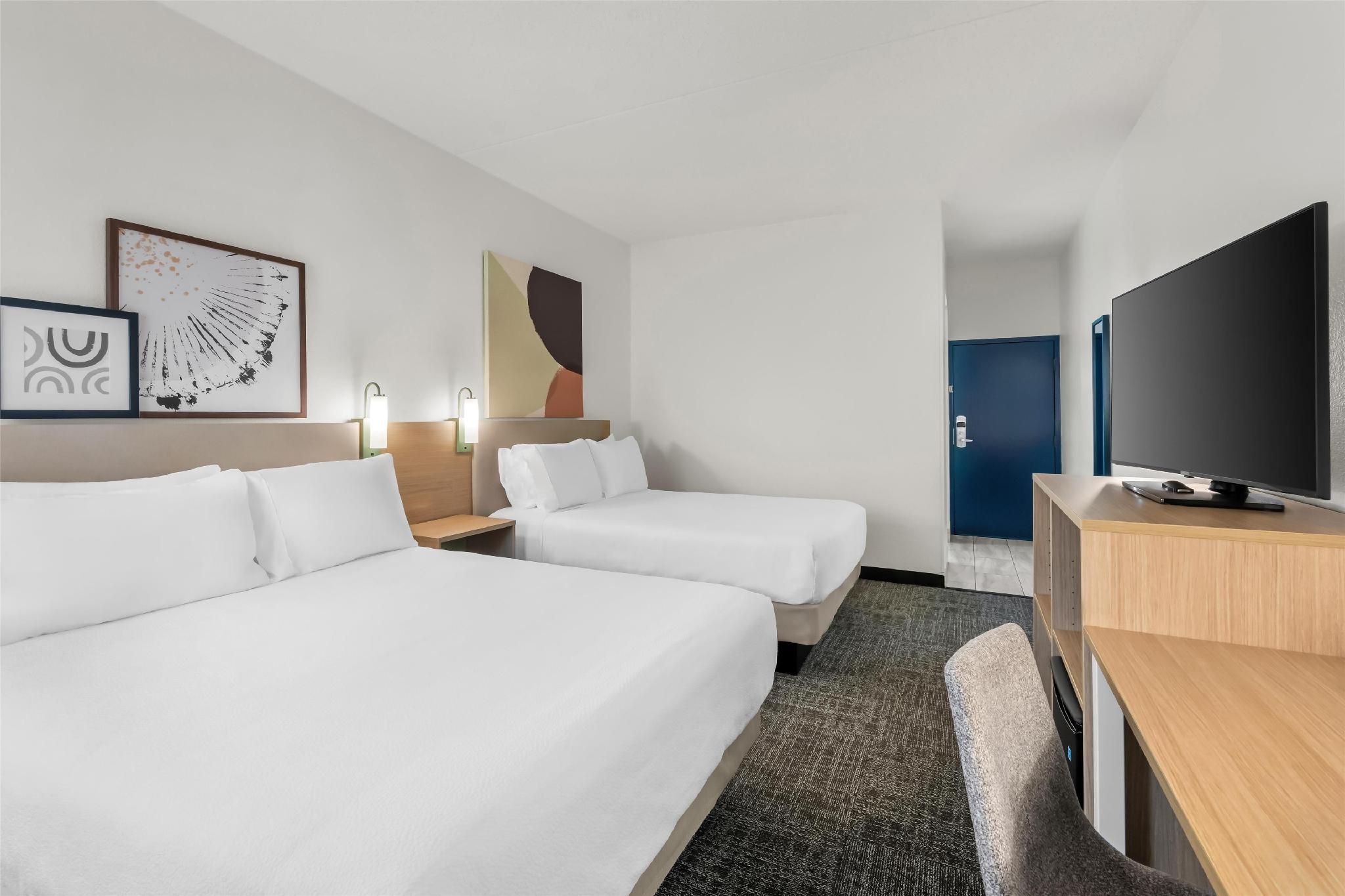 2 Queen Beds Hearing Accessible