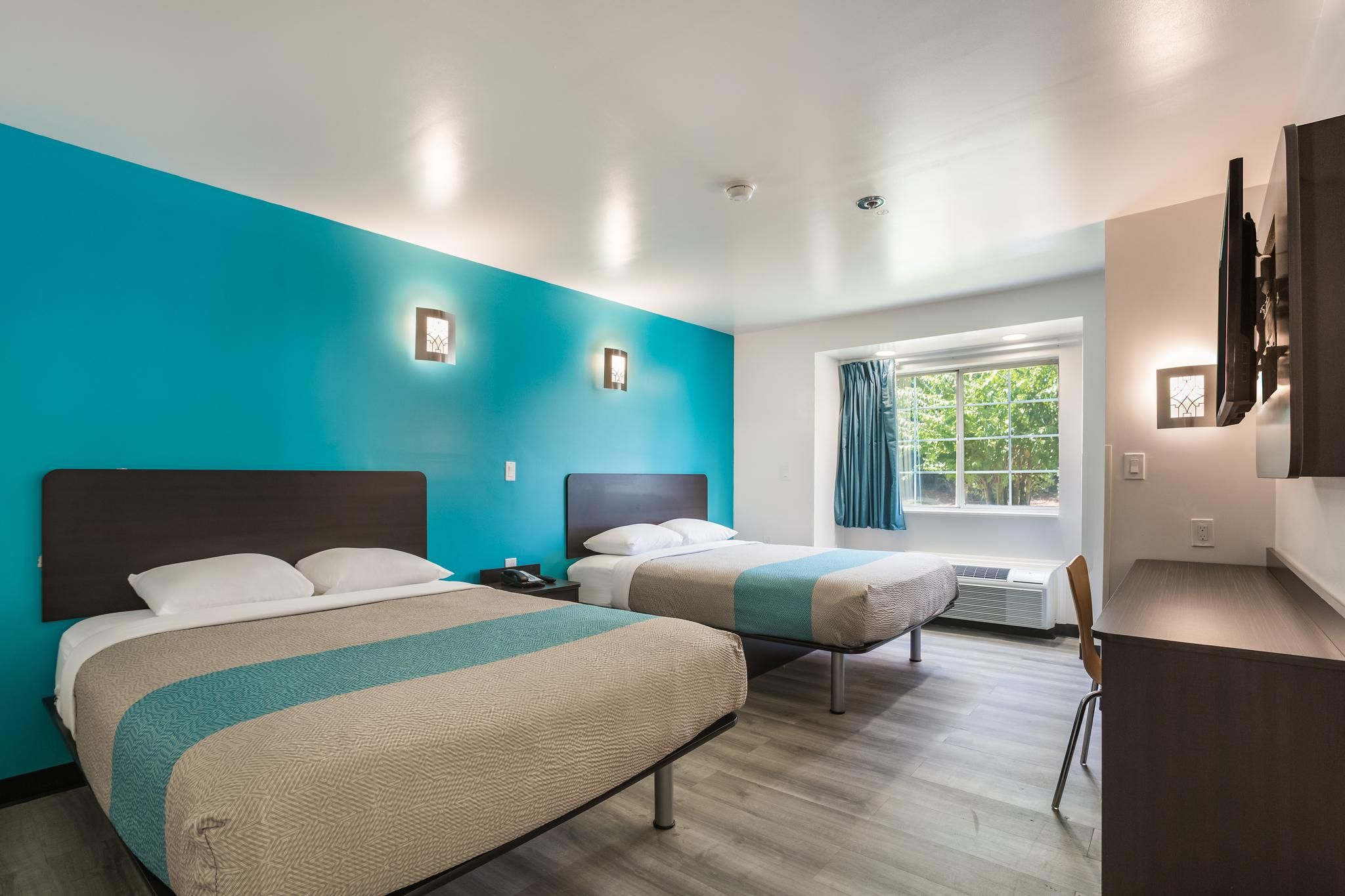 2 Queen Beds | Non-Smoking