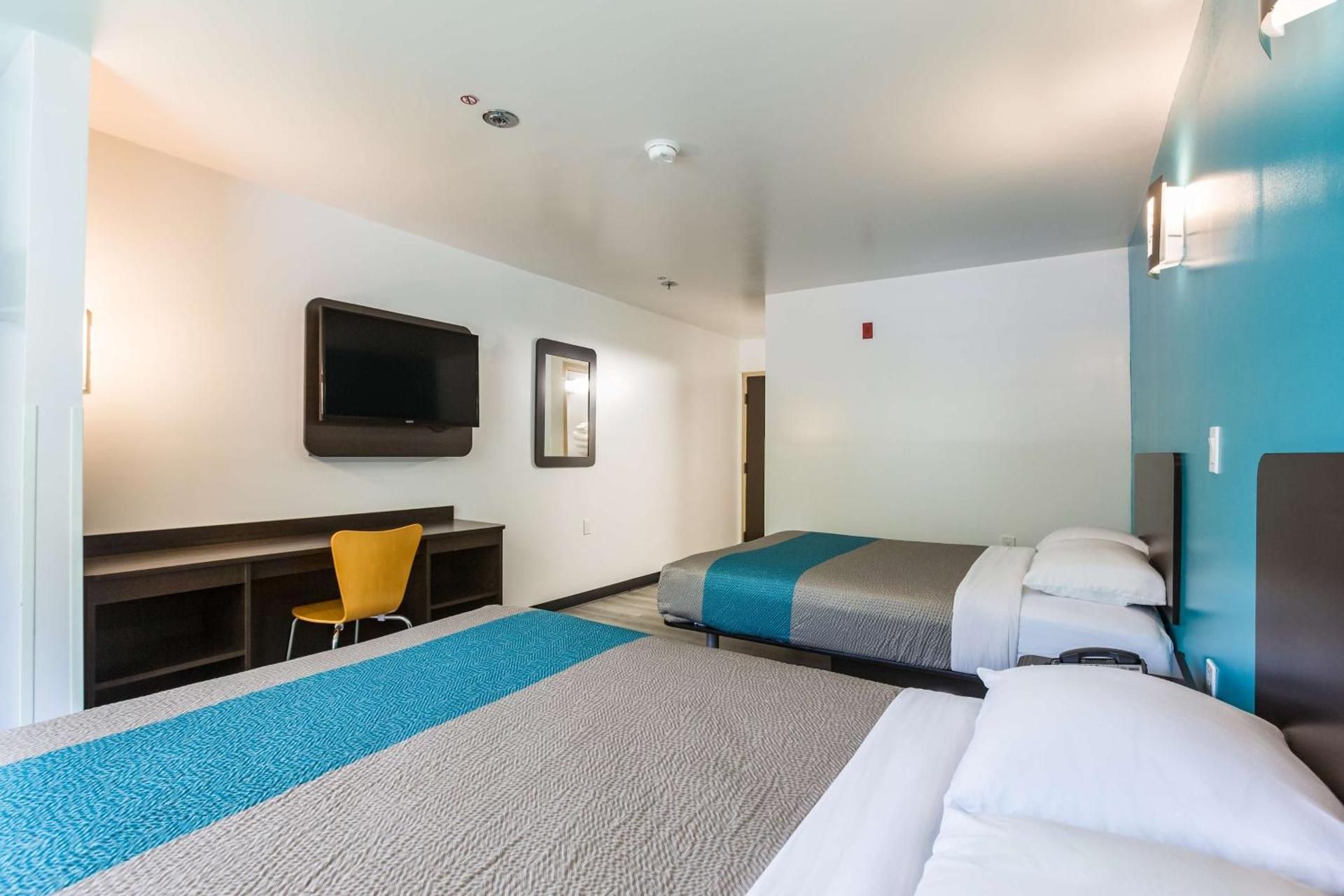 Queen Room with Two Queen Beds - Non-Smoking