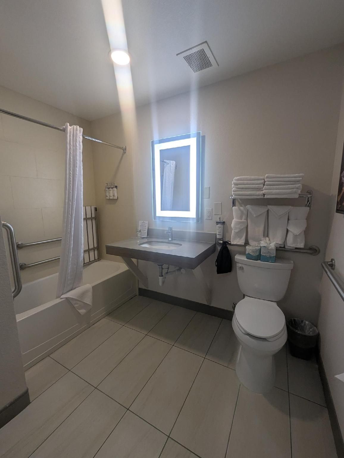 1 Queen Bed 1 Bedroom Suite Non-Smoking