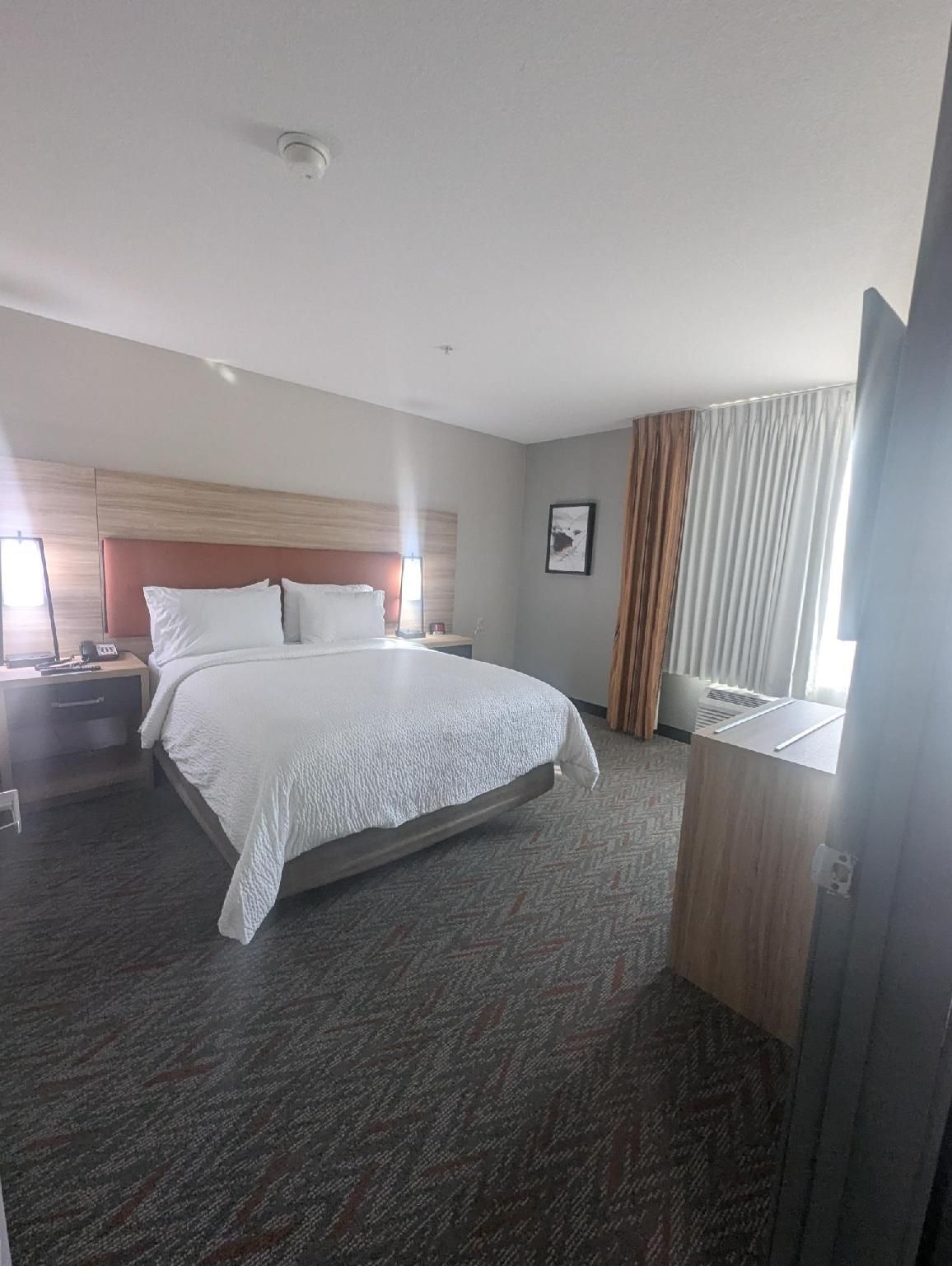 1 Queen Bed 1 Bedroom Suite Non-Smoking