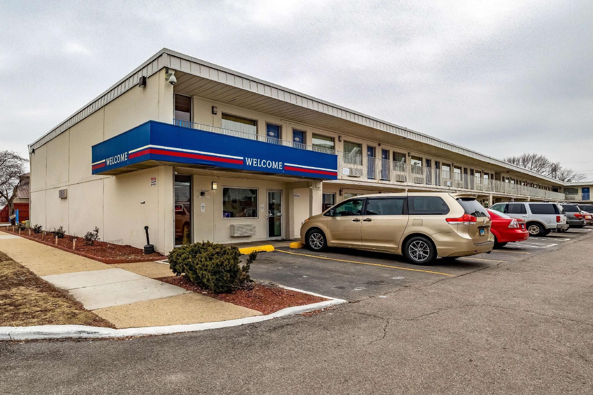 Motel 6 Joliet, IL - I-80