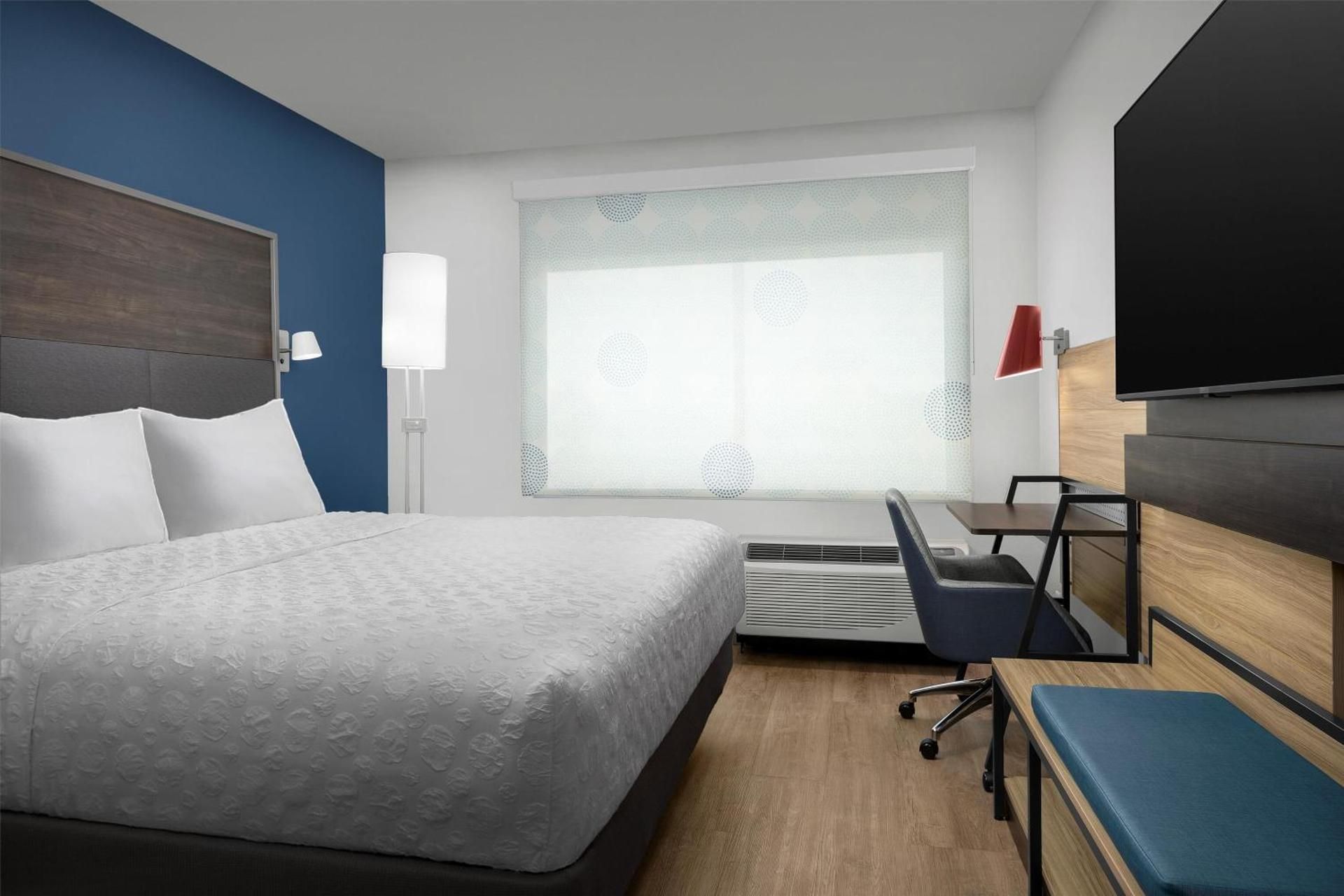 1 King Hearing Accessible