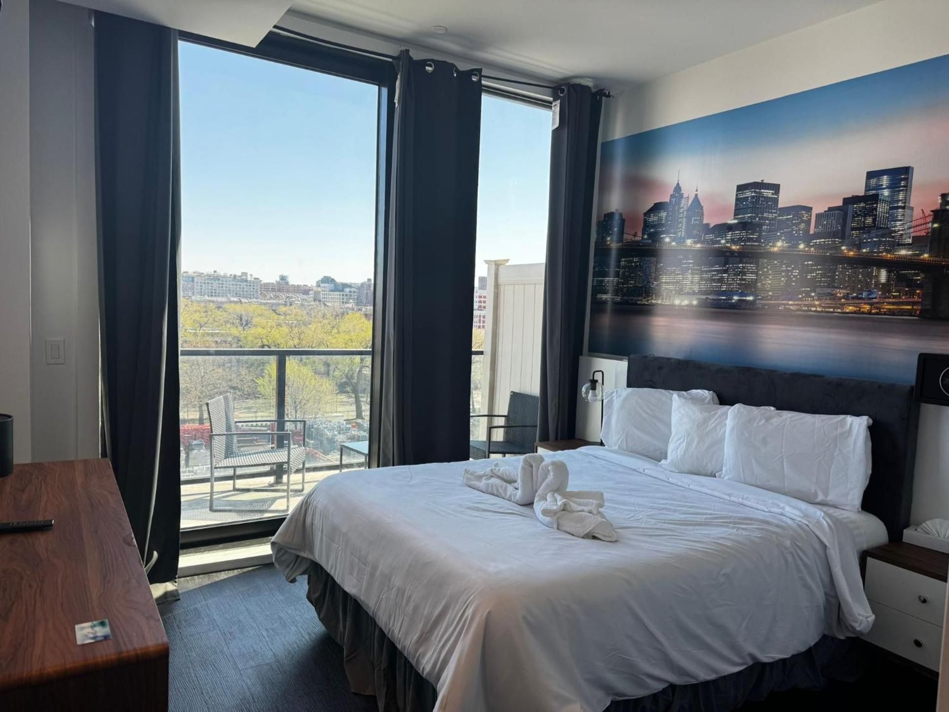 Queen Room with Balcony