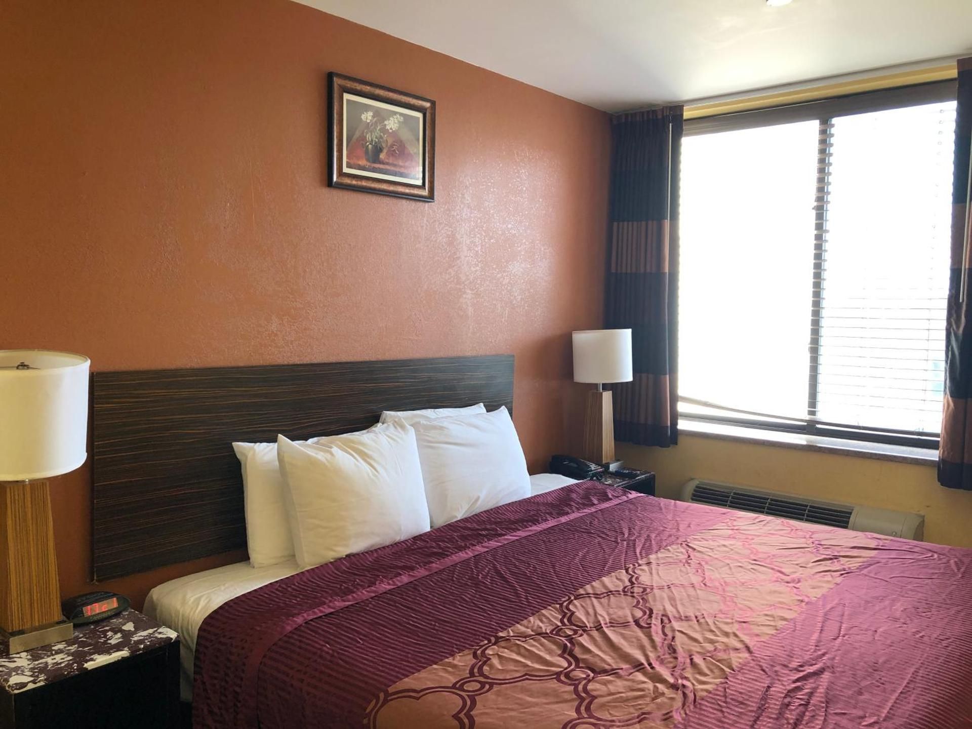 King Room - Non-Smoking