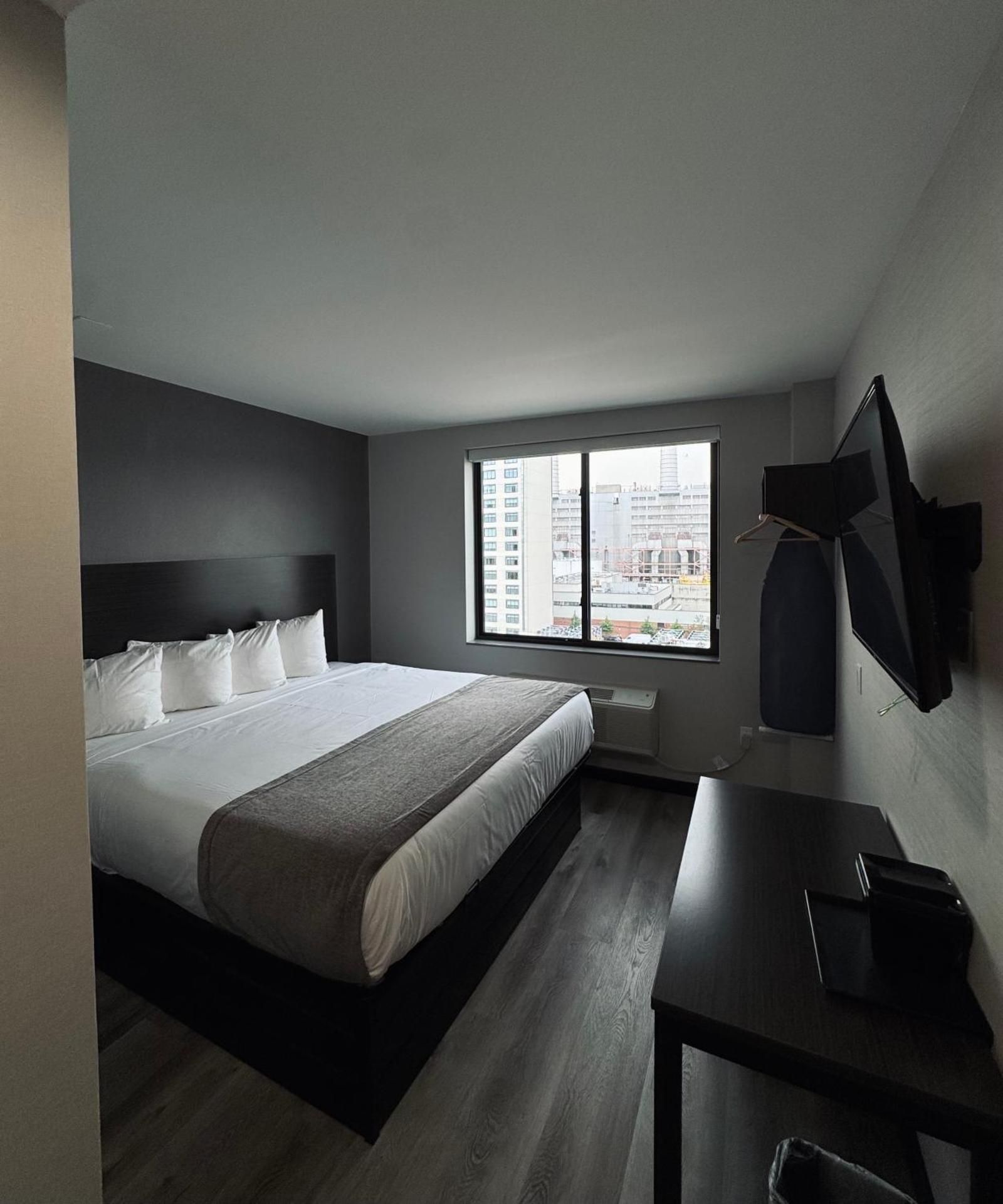 Queen Room City View