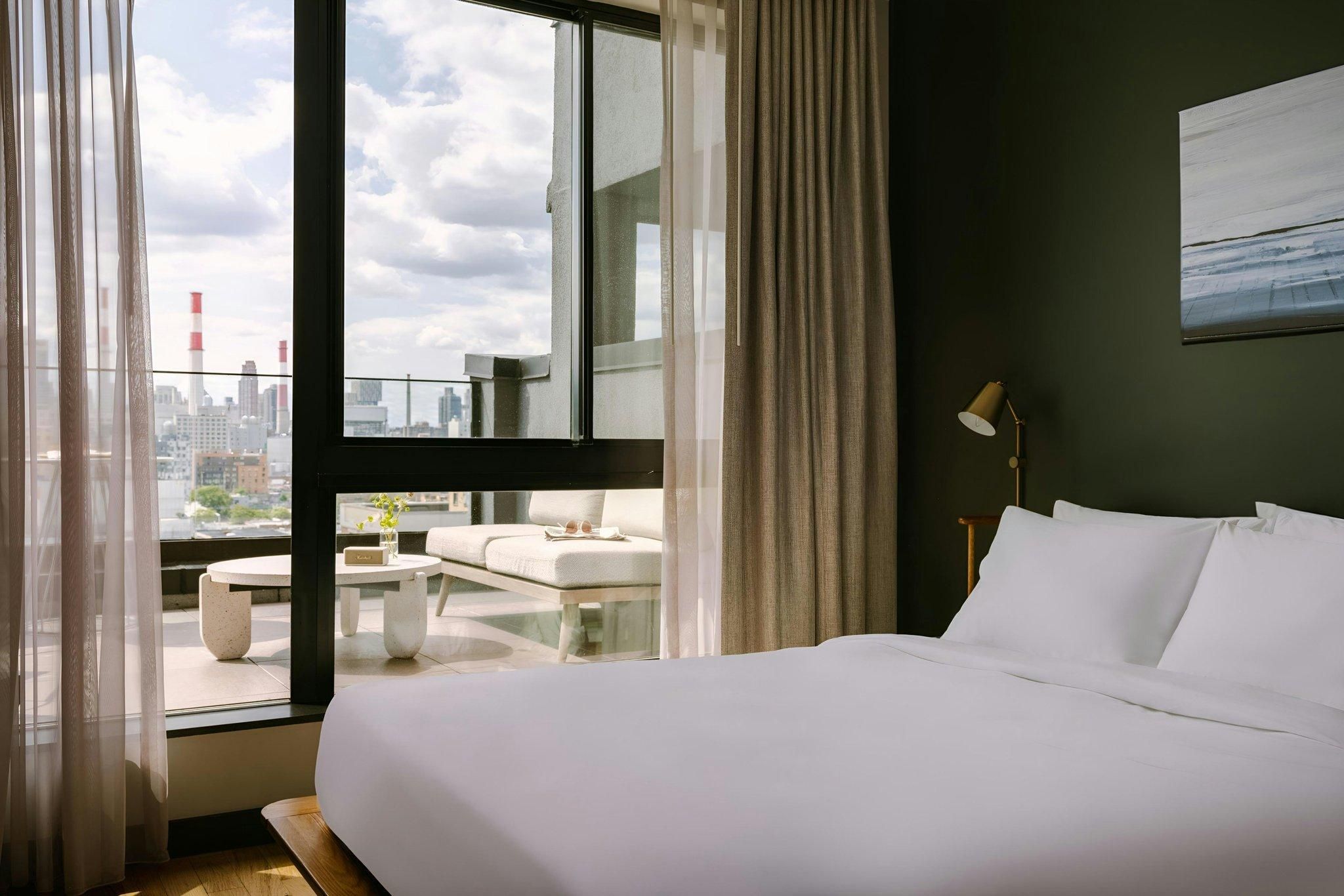 Guest room, 1 Queen, Balcony