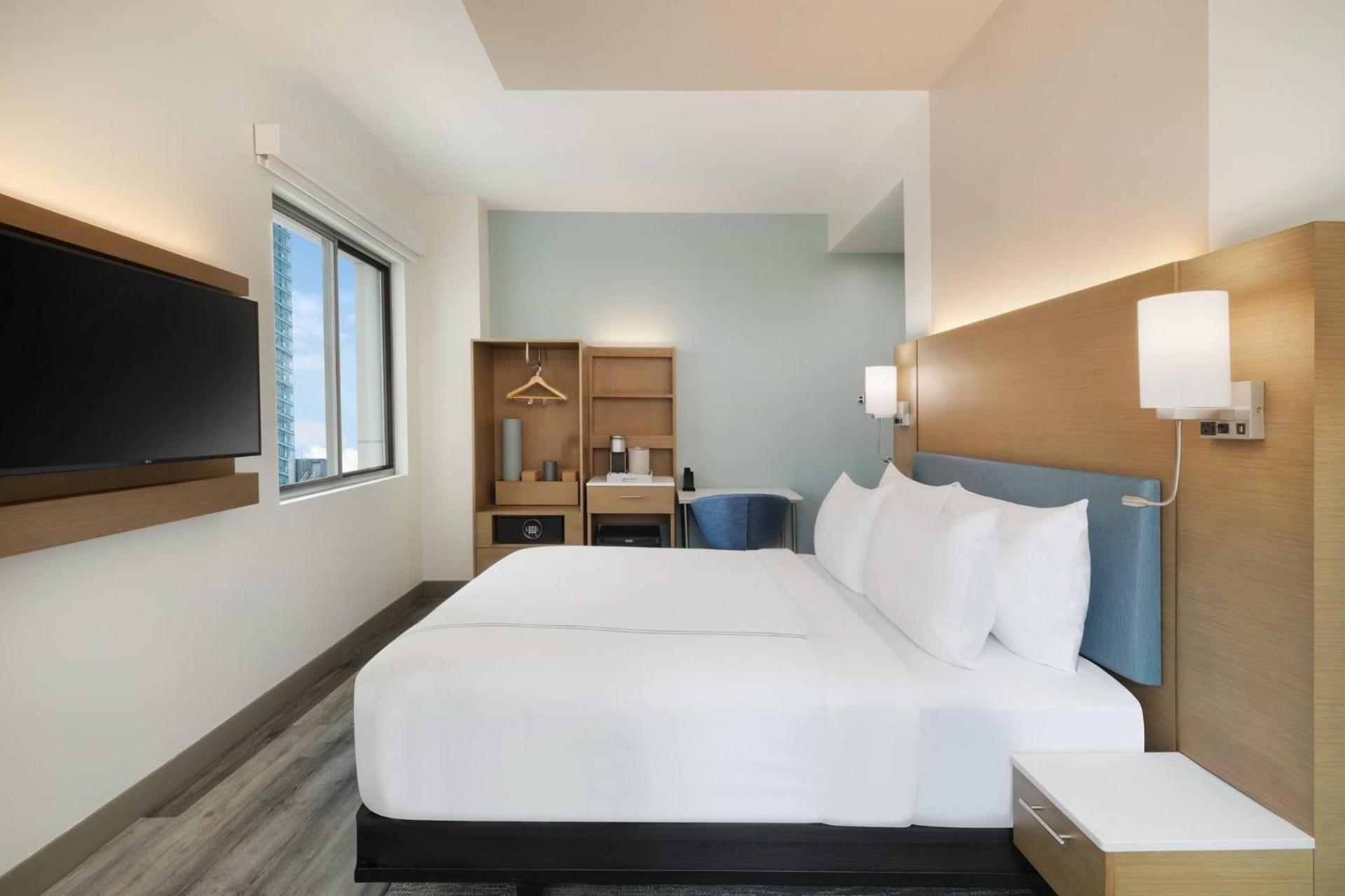 Queen Room - Mobility/Hearing Access - Non-Smoking