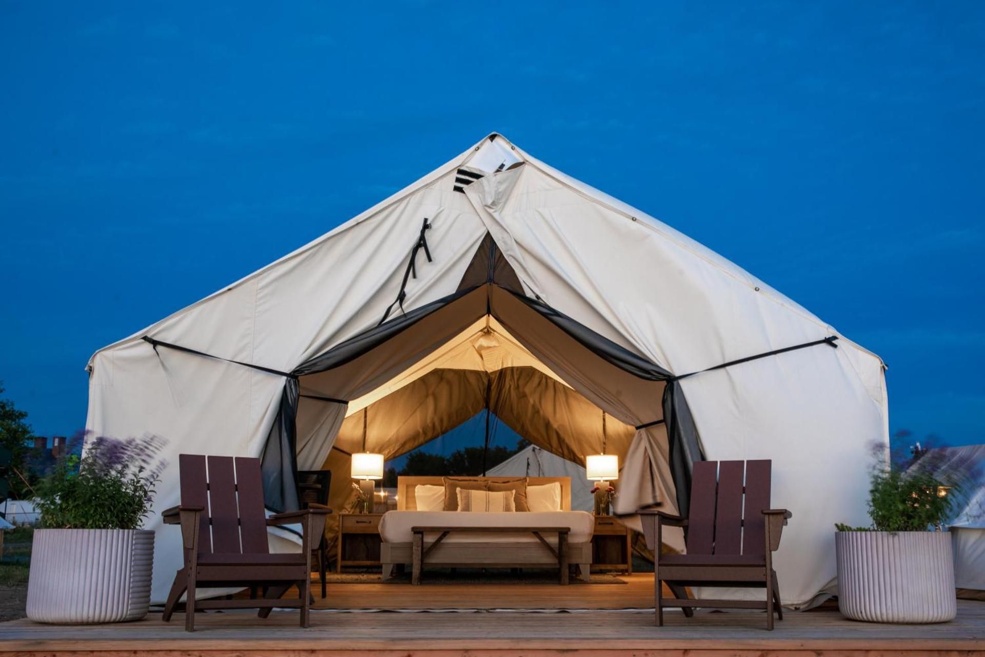 Journey Waterfront King Tent