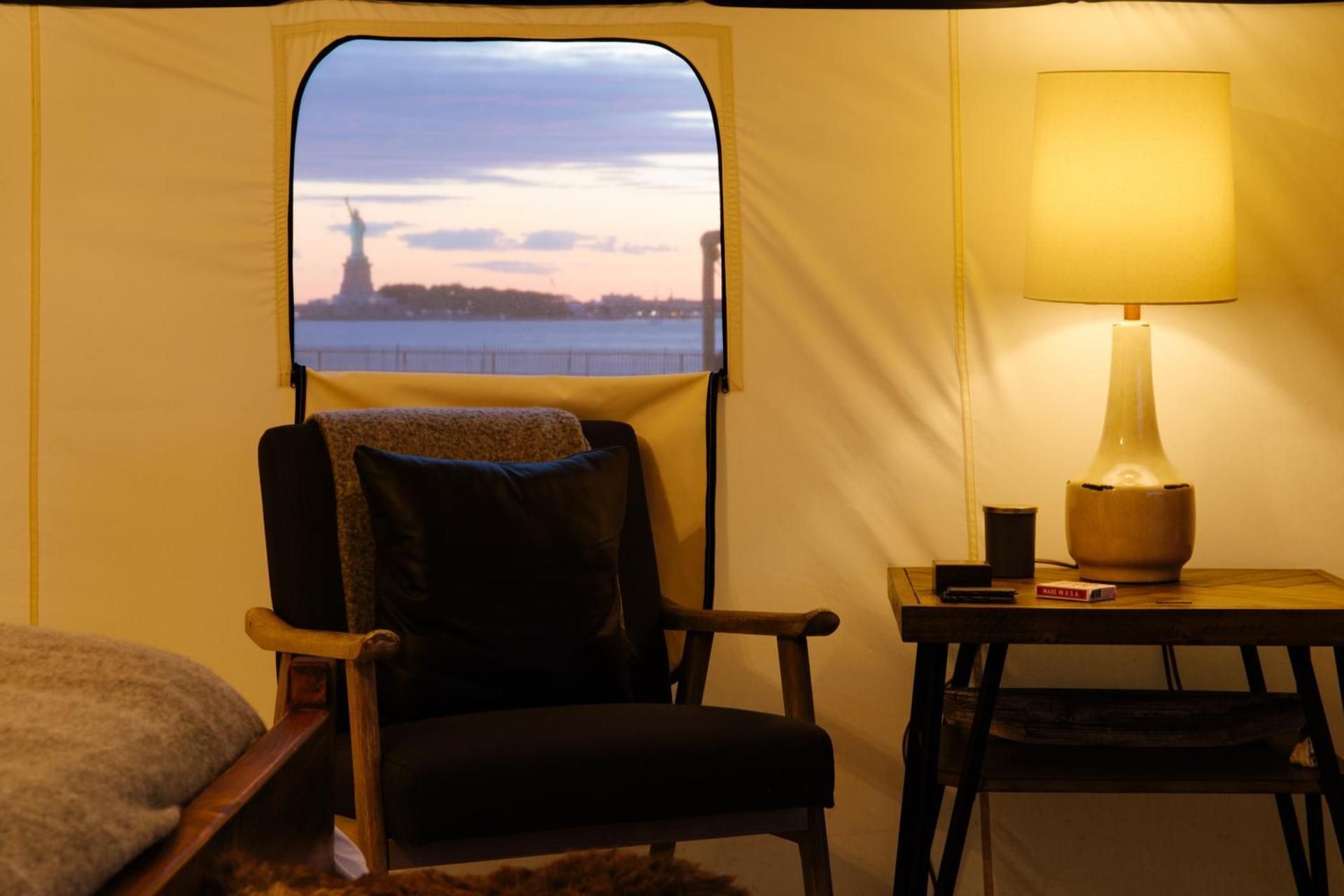 Voyager Waterfront King Tent