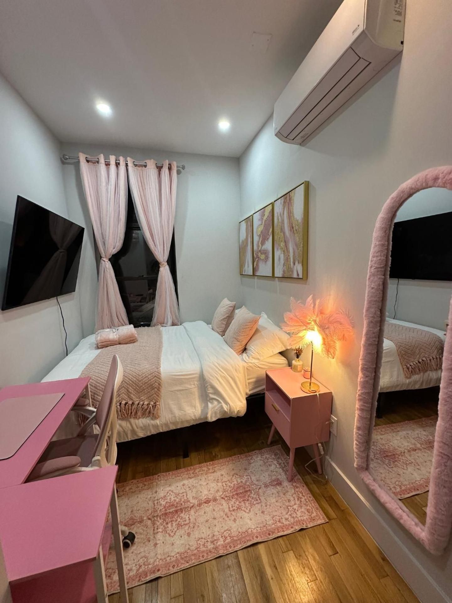 Standard Double Room with Shared Bathroom