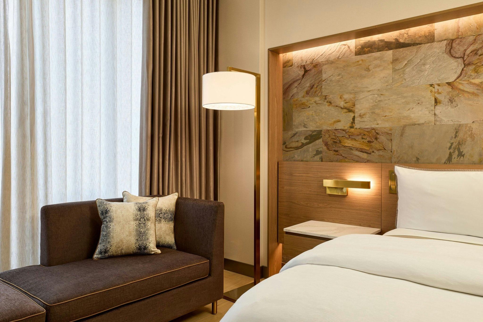 Suite, 1 King, Non-Private Sofa Bed