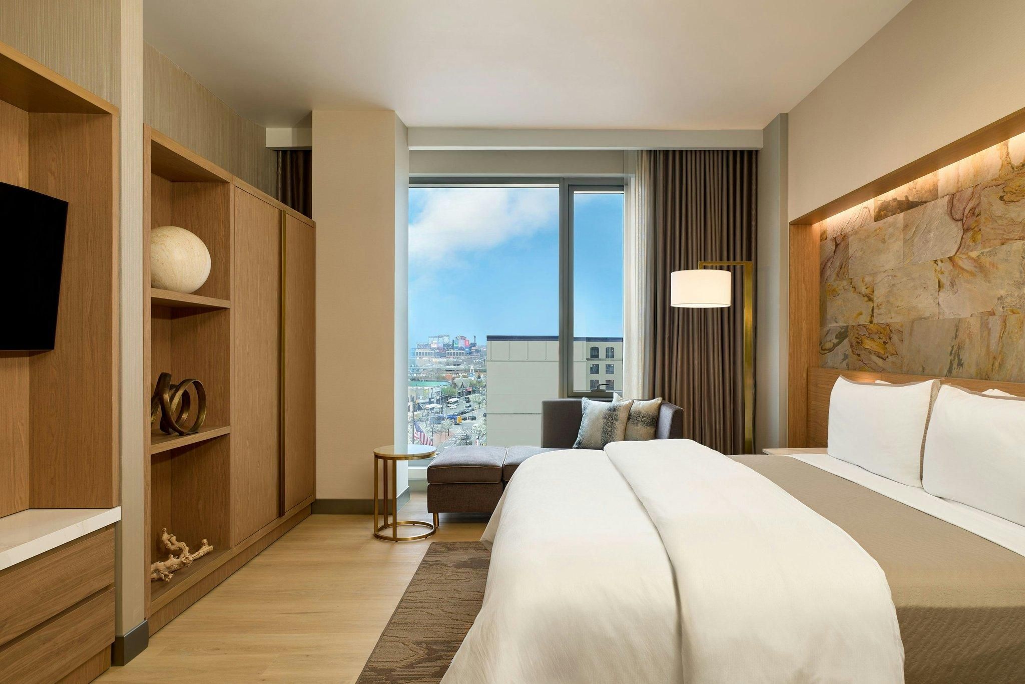 Suite, 1 King, Non-Private Sofa Bed