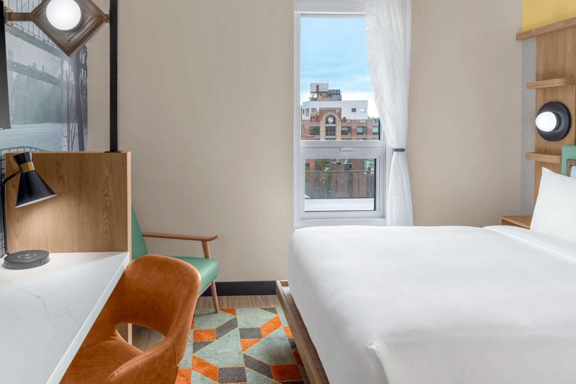 Grand Queen Room with City View