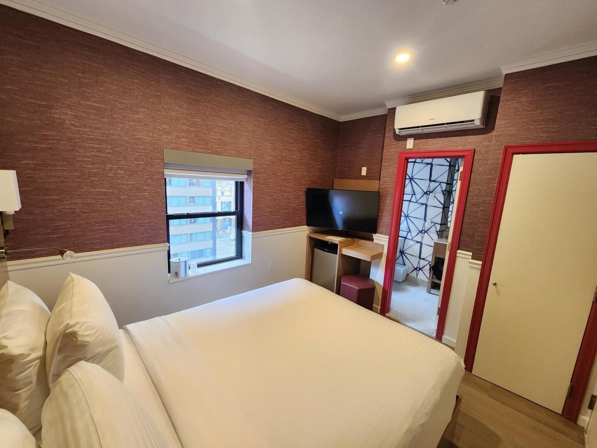 Queen Room - Non Smoking