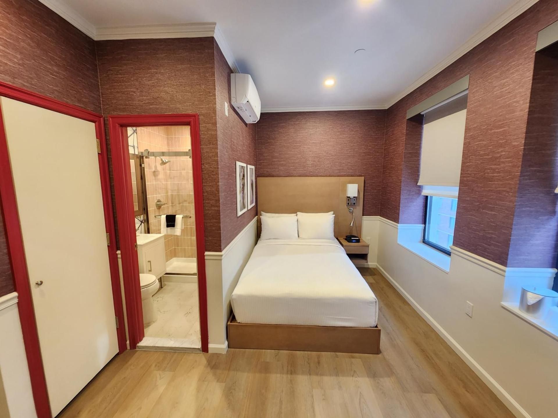Double Room with City View - Non Smoking