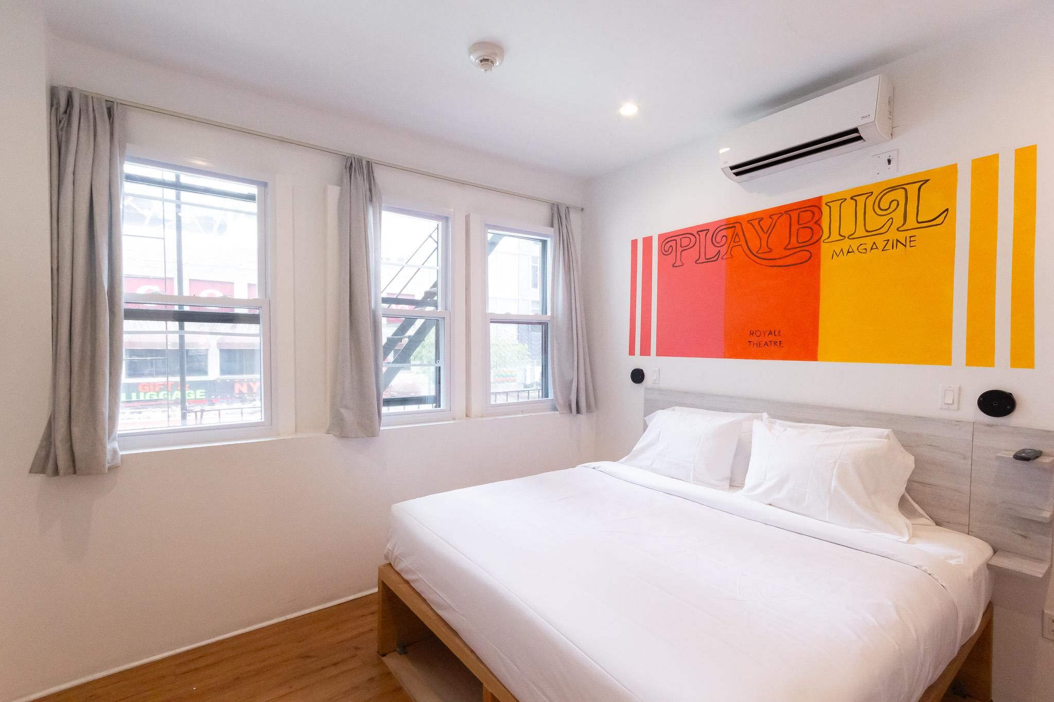 Deluxe - 1 King Bed