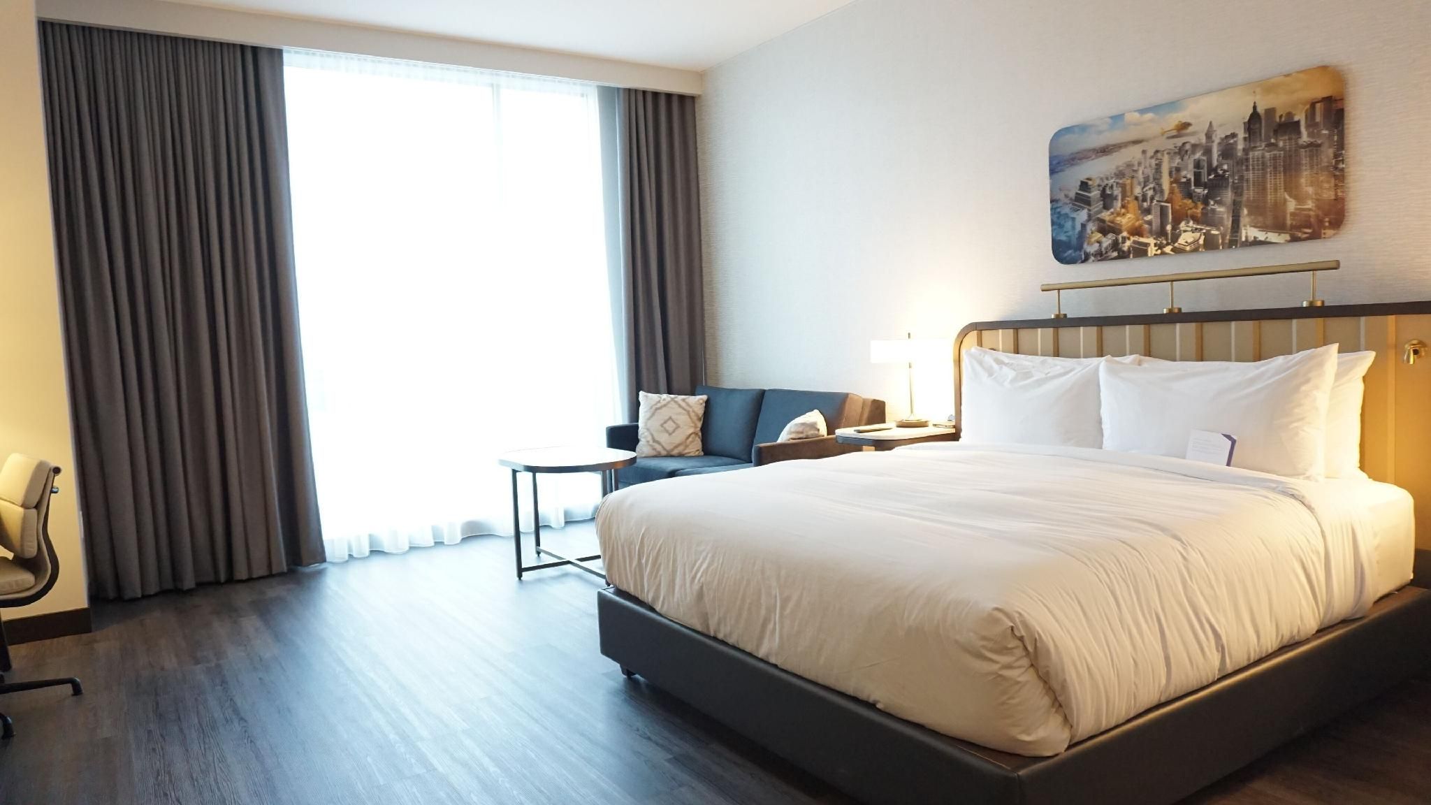 1 King Bed