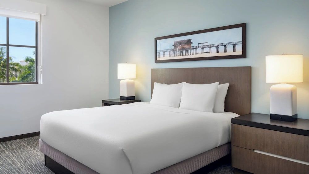 1-Bedroom 1King Bed Corner suite Accessible Tub