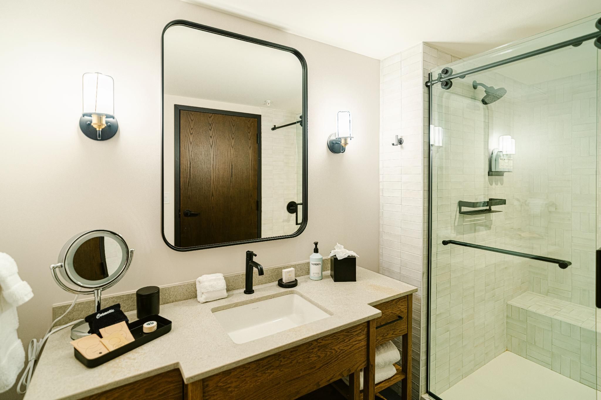 Riverview Balcony 2 Queen