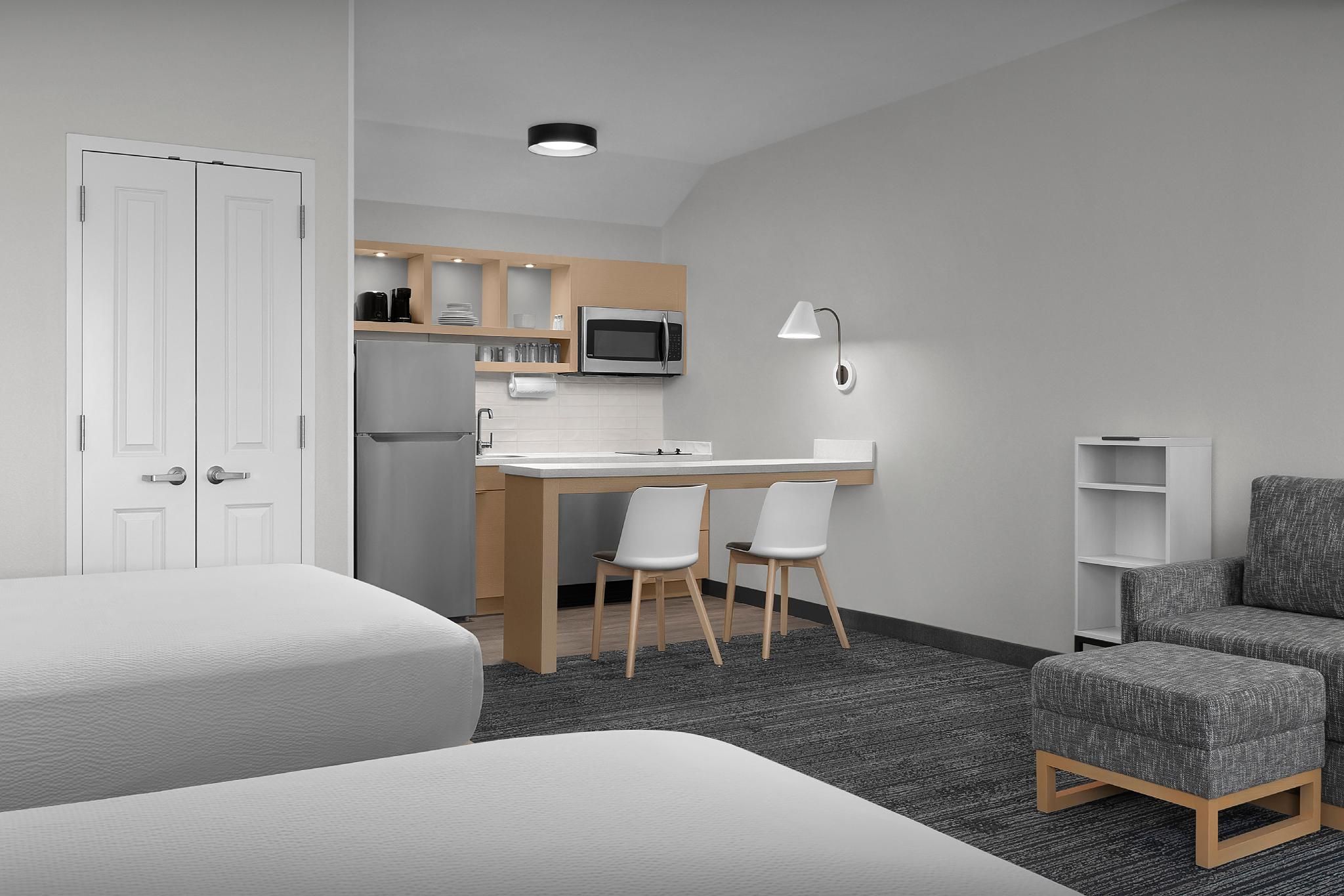 Studio, 2 Queen, Sofa bed