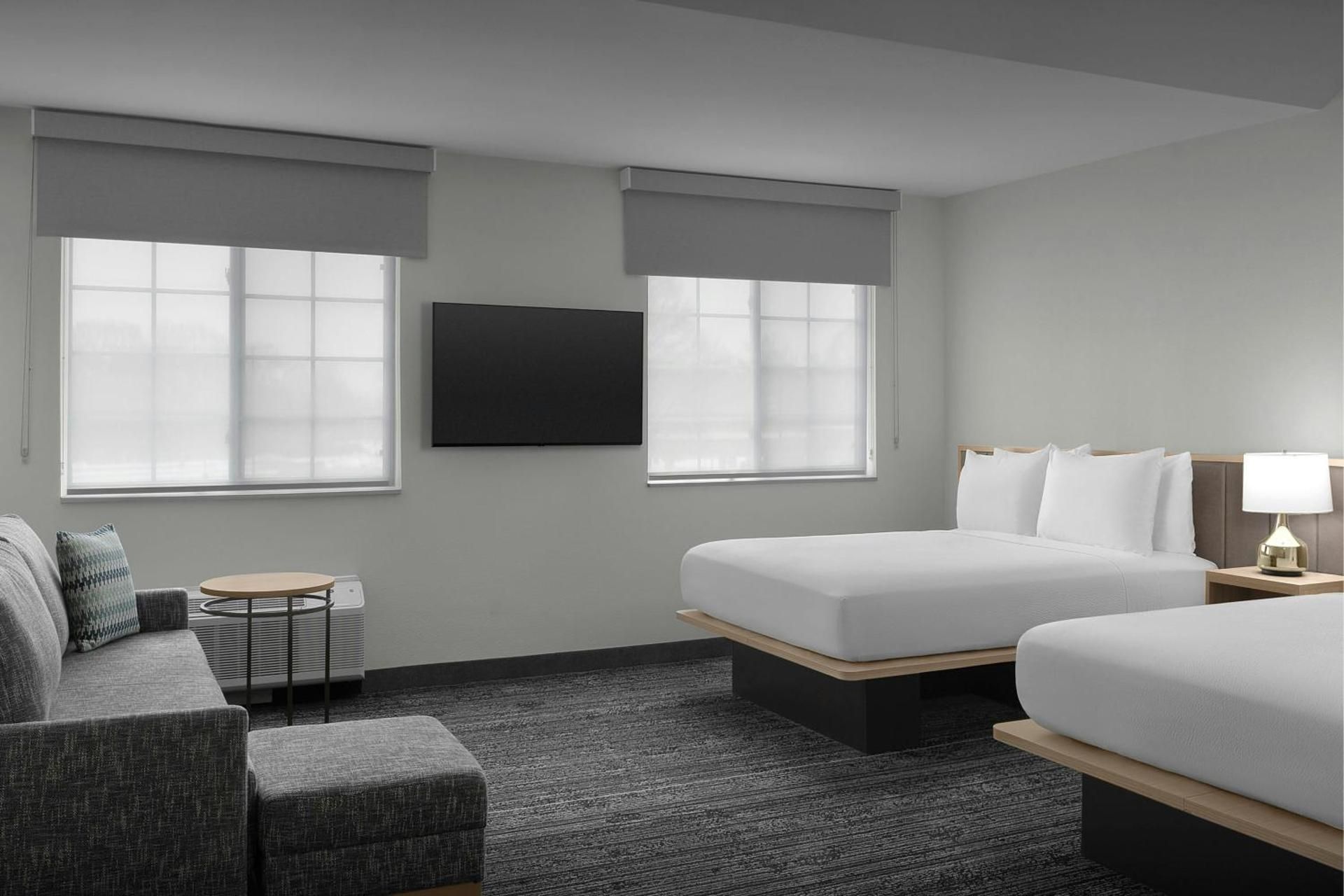 Queen Studio with Sofa Bed - Hearing Accessible
