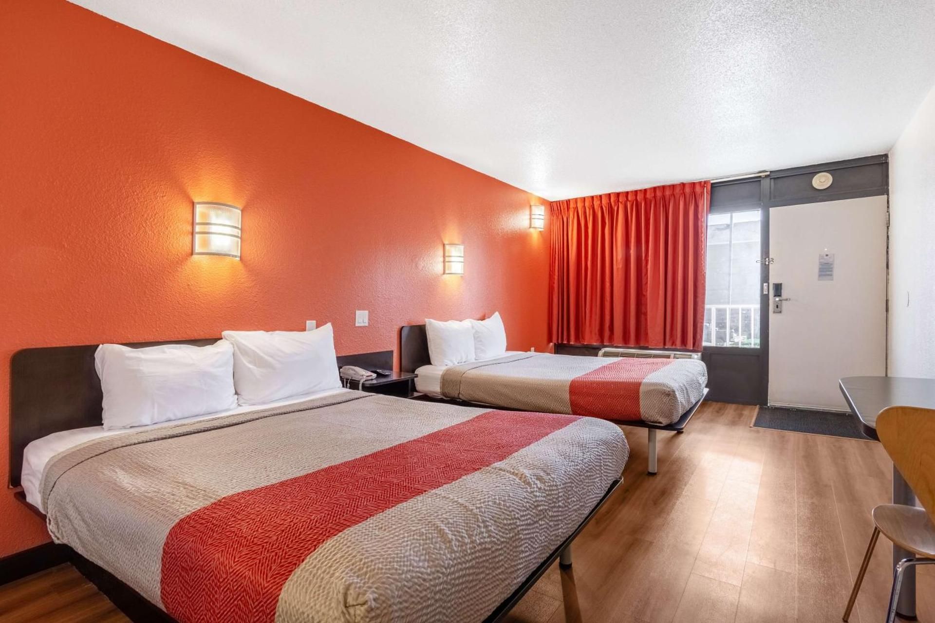 Deluxe Queen Room with Two Queen Beds - Non-Smoking