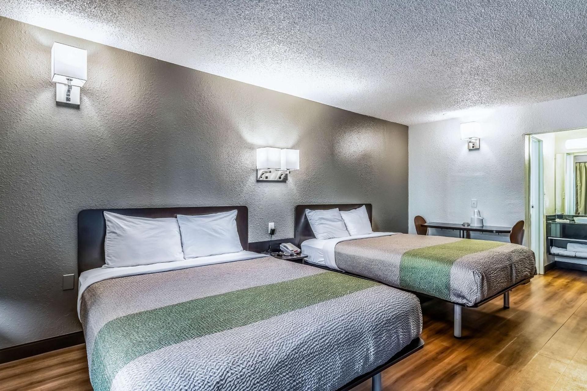 Deluxe Queen Room with Two Queen Beds - Smoking