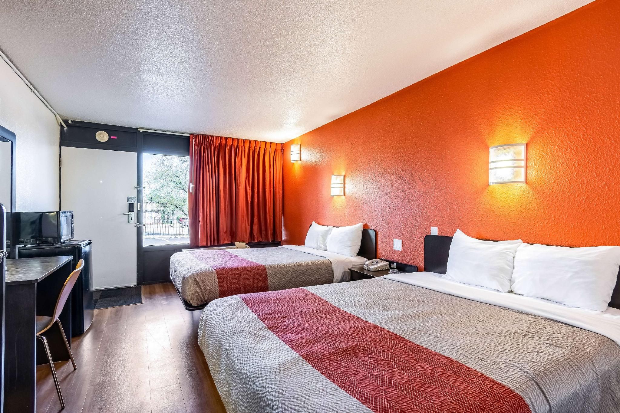 2 Queen Beds | Non-Smoking, Micfridge