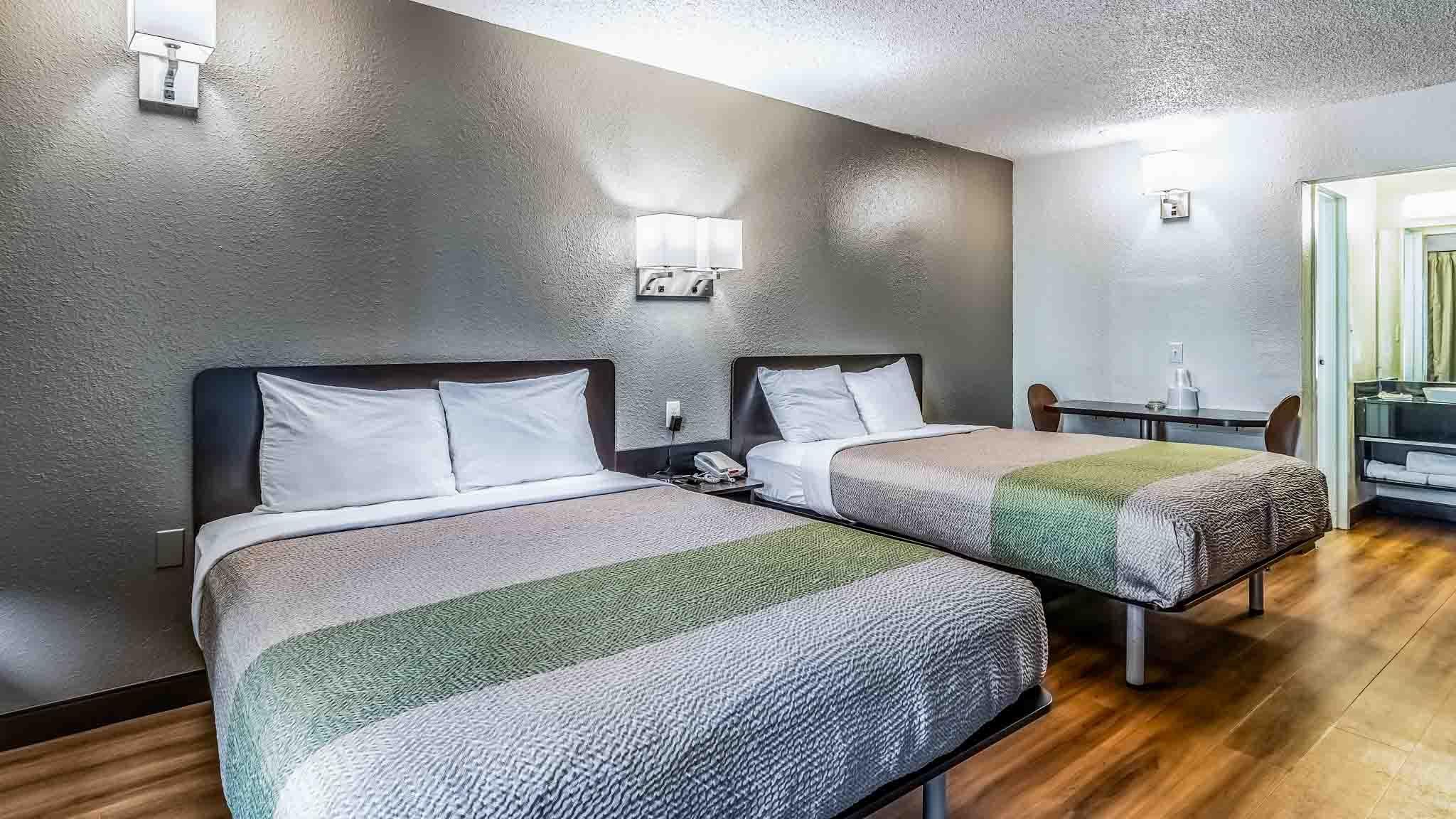 2 Queen Beds | Non-Smoking, Kitchen