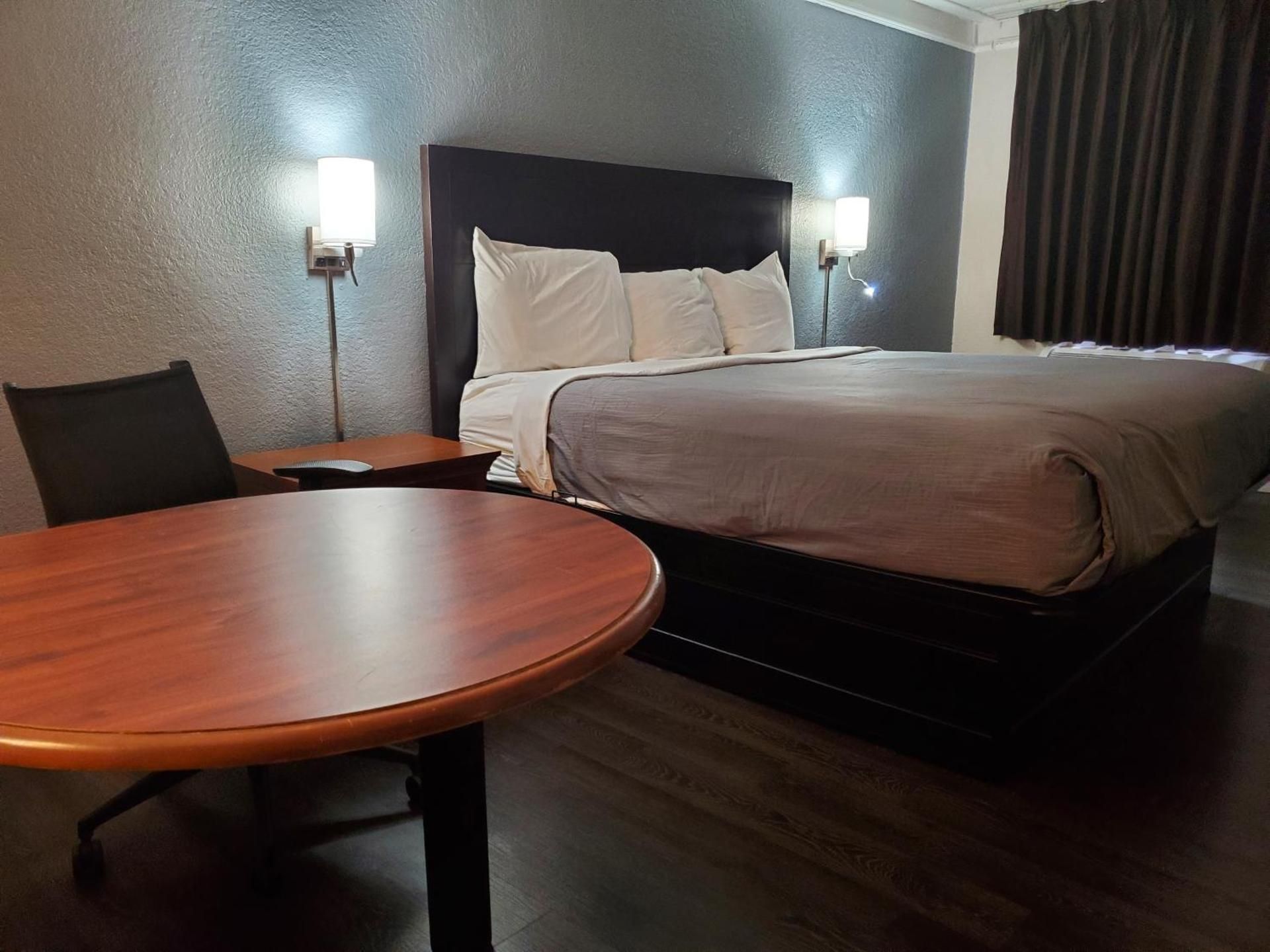 Standard King Room