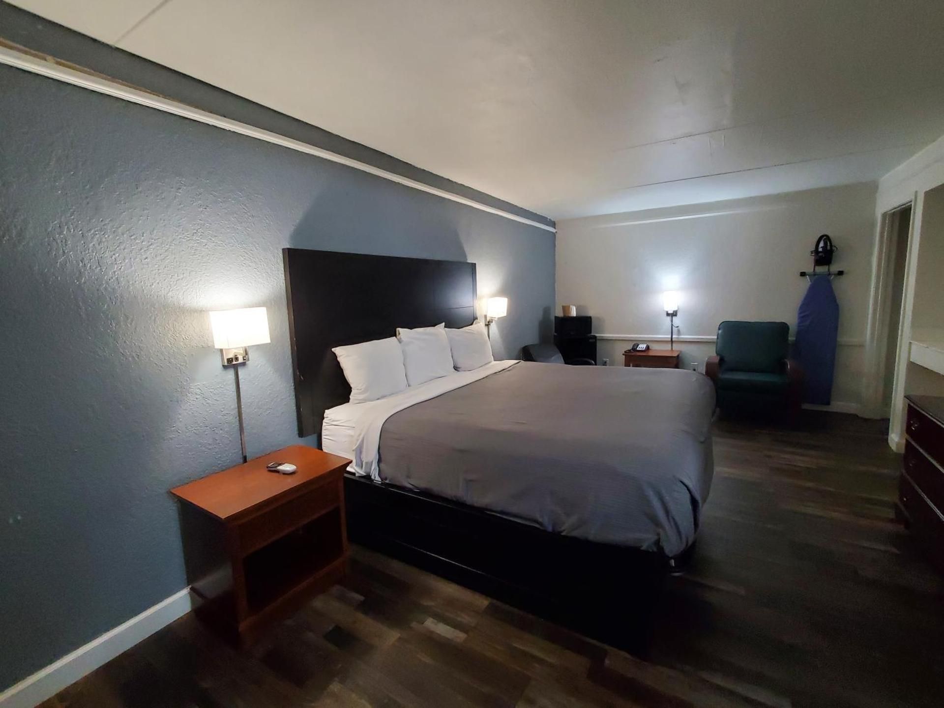 Standard King Room