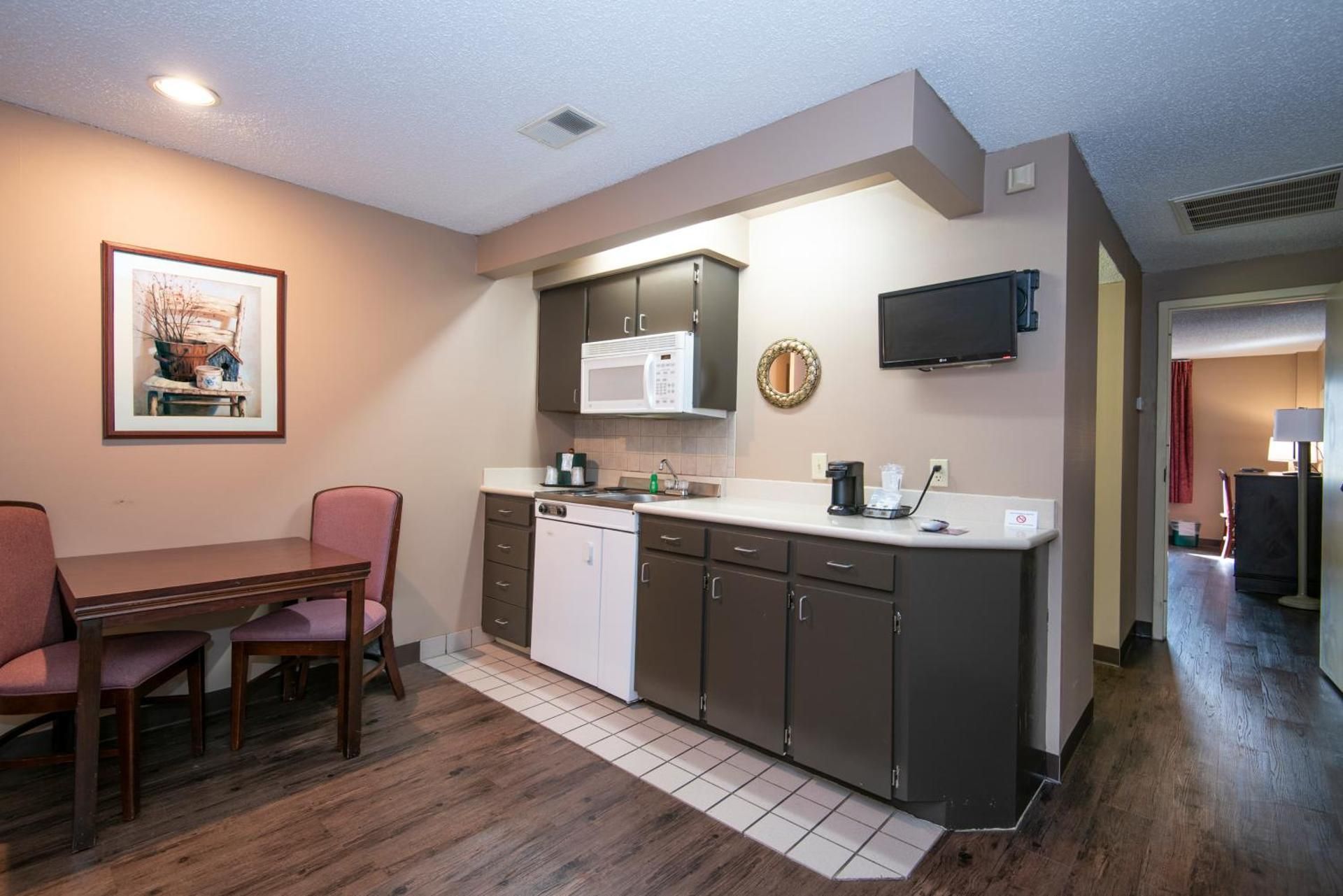 Queen Suite with Kitchenette