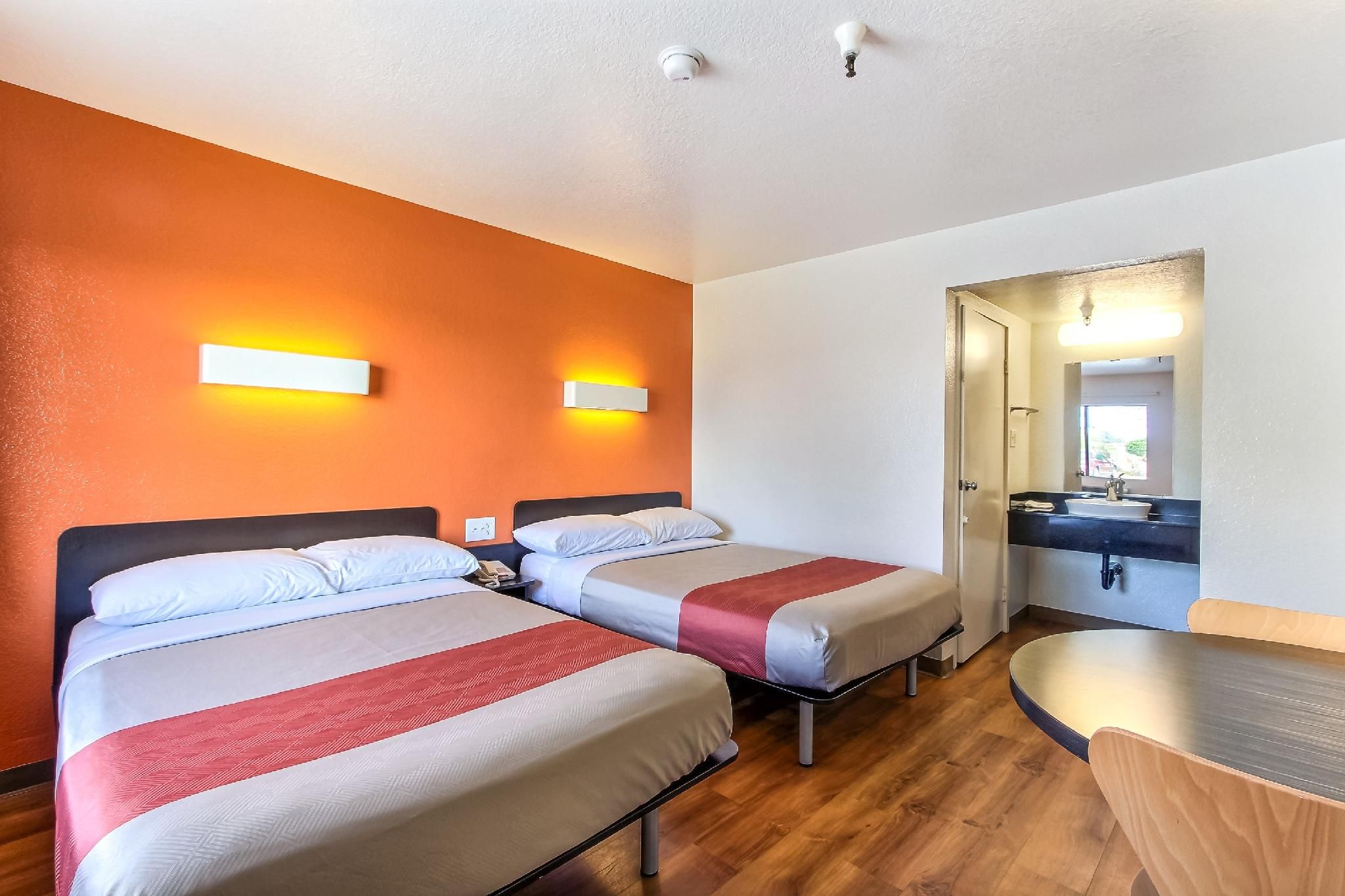 Motel 6 Watsonville, CA - Monterey Area 2 Full Beds | Non-Smoking 2