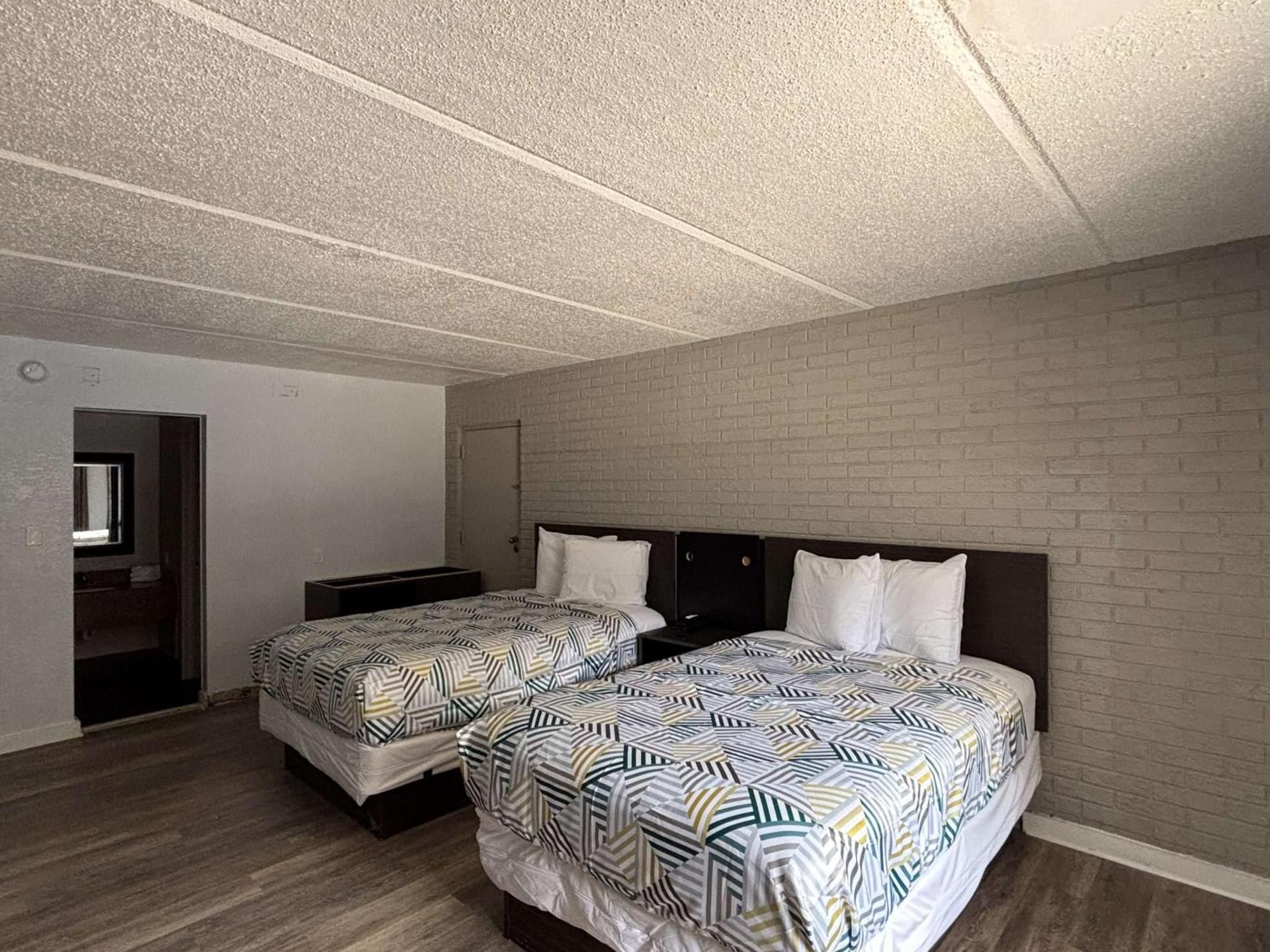 Double Room with Two Double Beds - Smoking