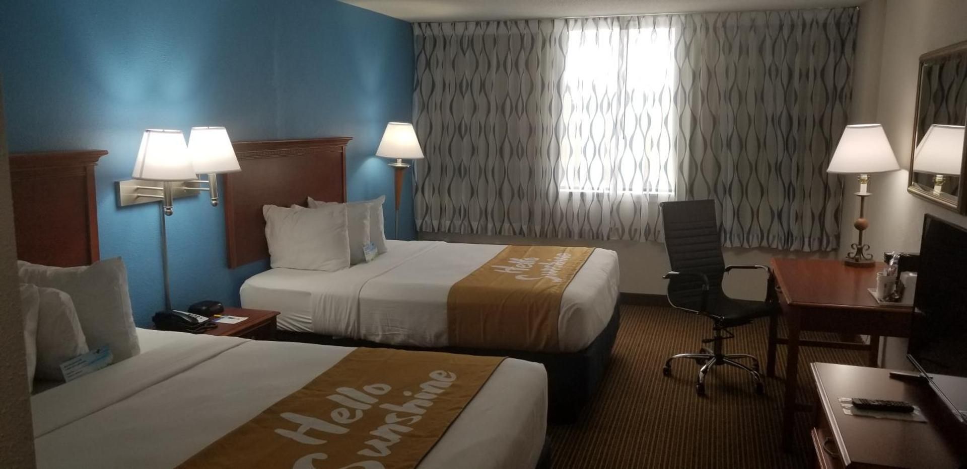 2 Queen Beds Exterior Access Non-Smoking