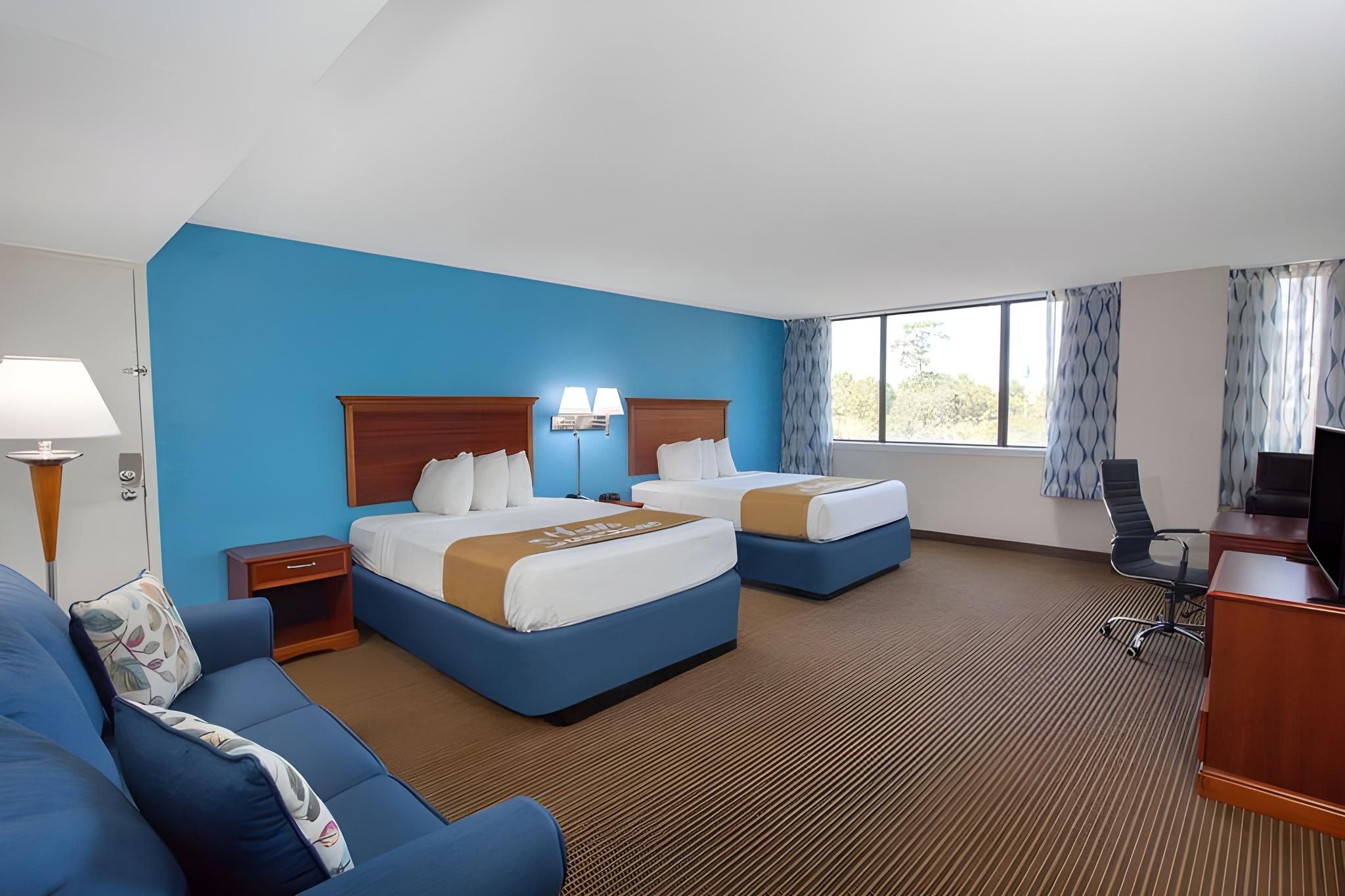 2 Queen Beds Deluxe Suite Non-Smoking
