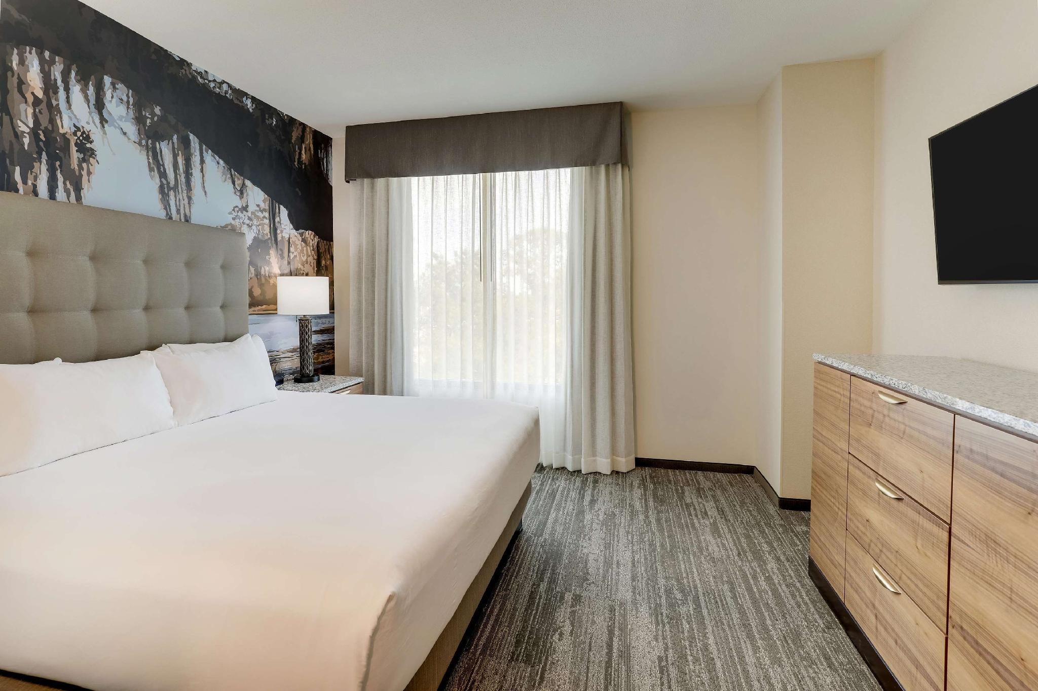 Upper Floor King Suite with Sofa Bed