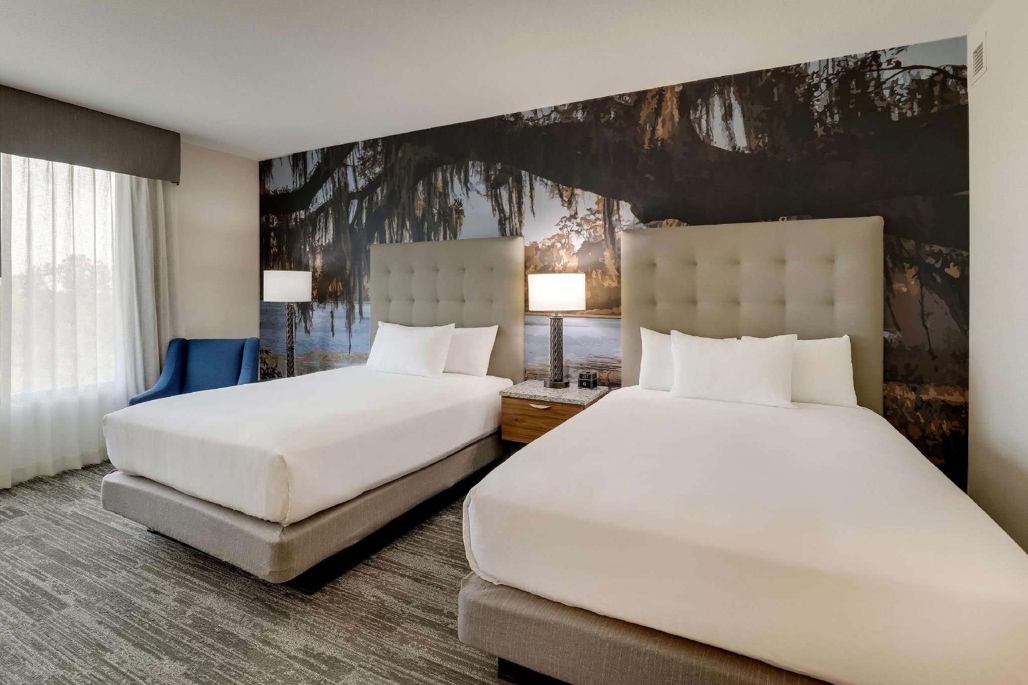 Deluxe Queen Room with Two Queen Beds - Accessible, Tub