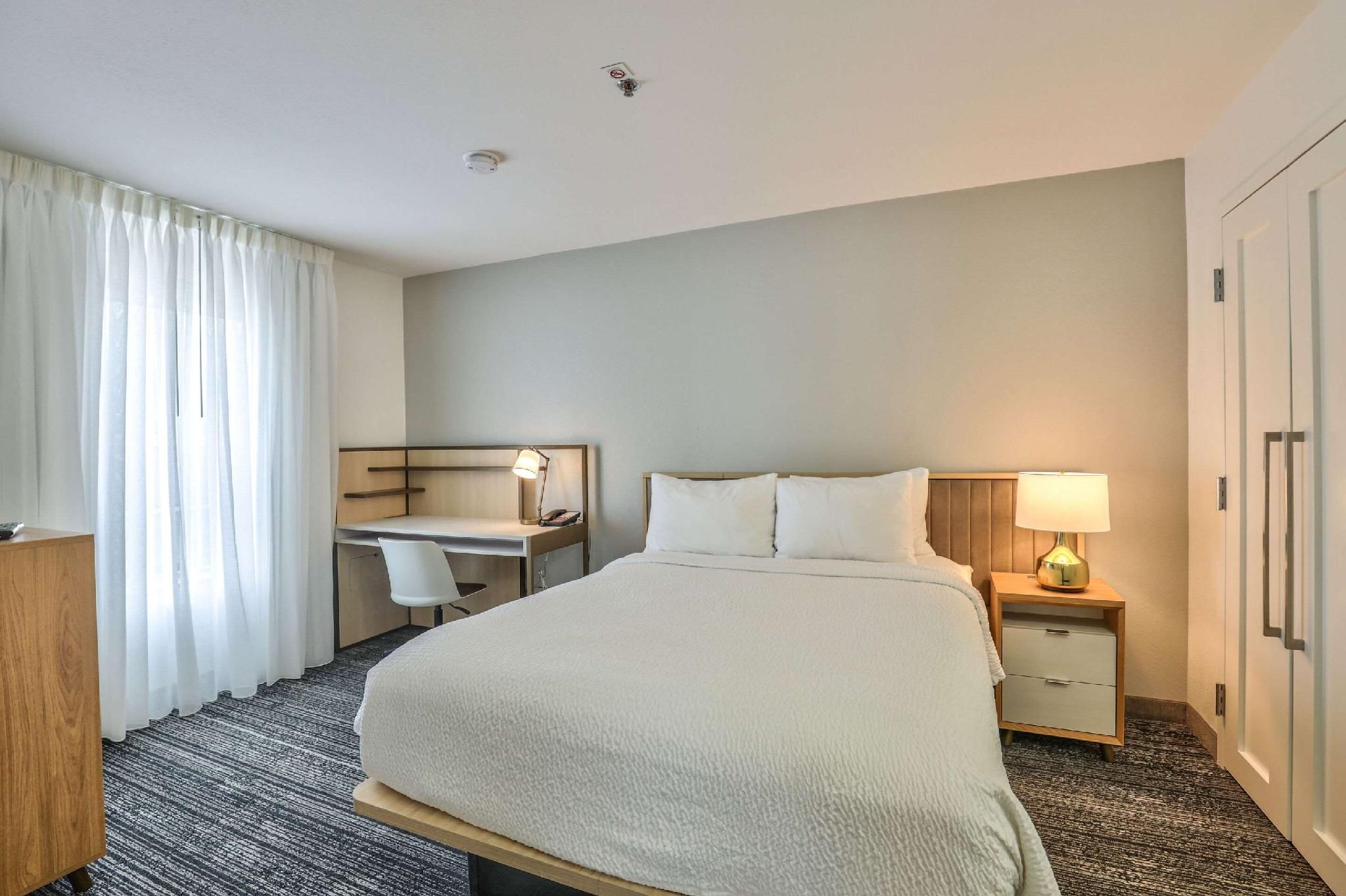 2 Queen Beds, Efficiency, Suite, Nonsmoking