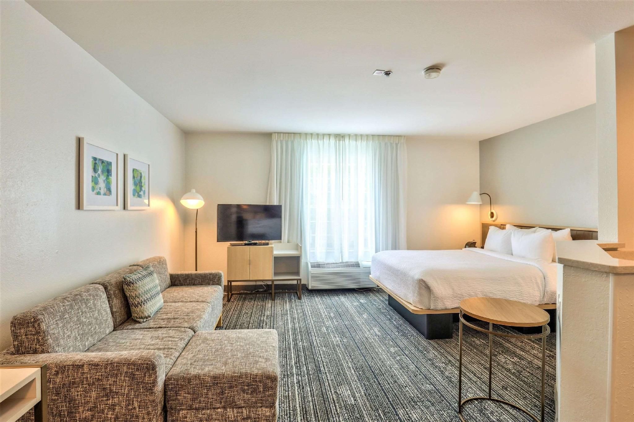 1 Queen Bed, Efficiency, Suite, Nonsmoking