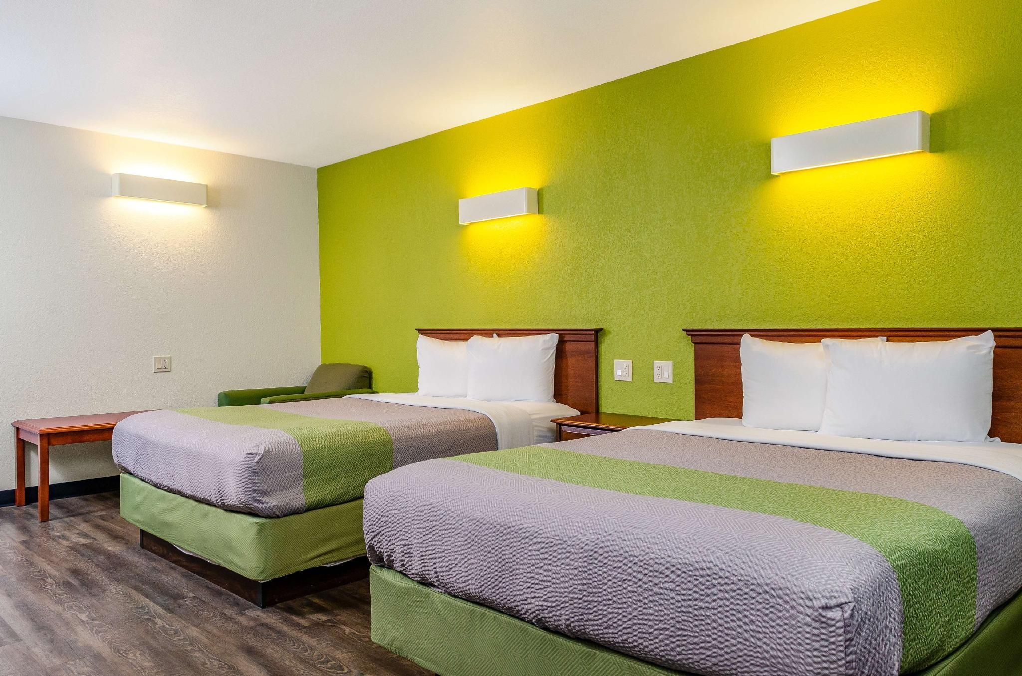 Motel 6 Oakdale, CA 2 Queen Beds | Non-Smoking 2