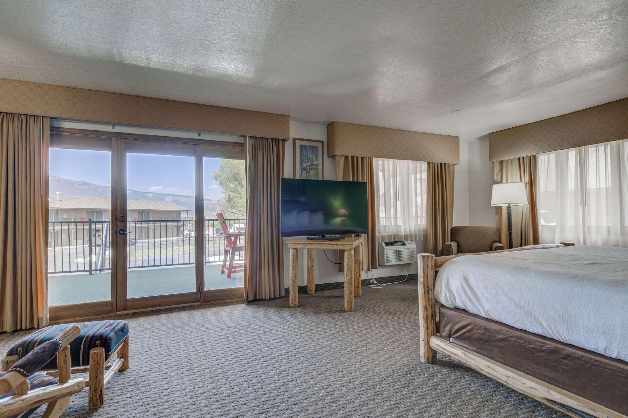 2 King Beds, Efficiency, Suite, Nonsmoking