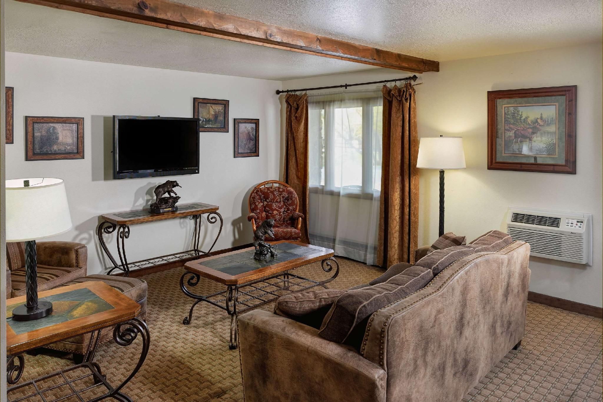 2 Queen Beds, Efficiency, Suite, Nonsmoking