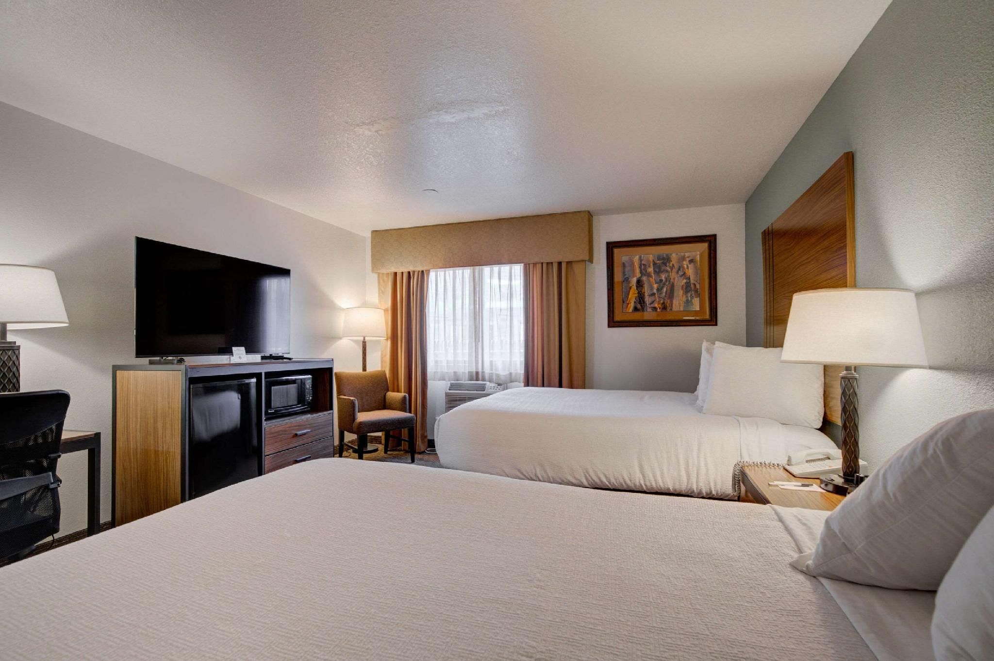 2 Queen Beds, Nonsmoking, Efficiency