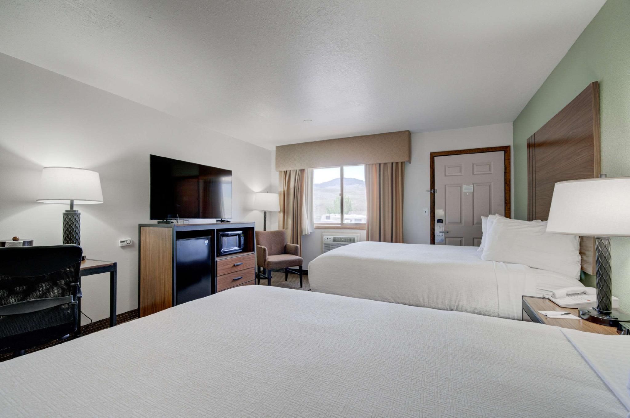 2 Queen Beds, Nonsmoking, Upgrade