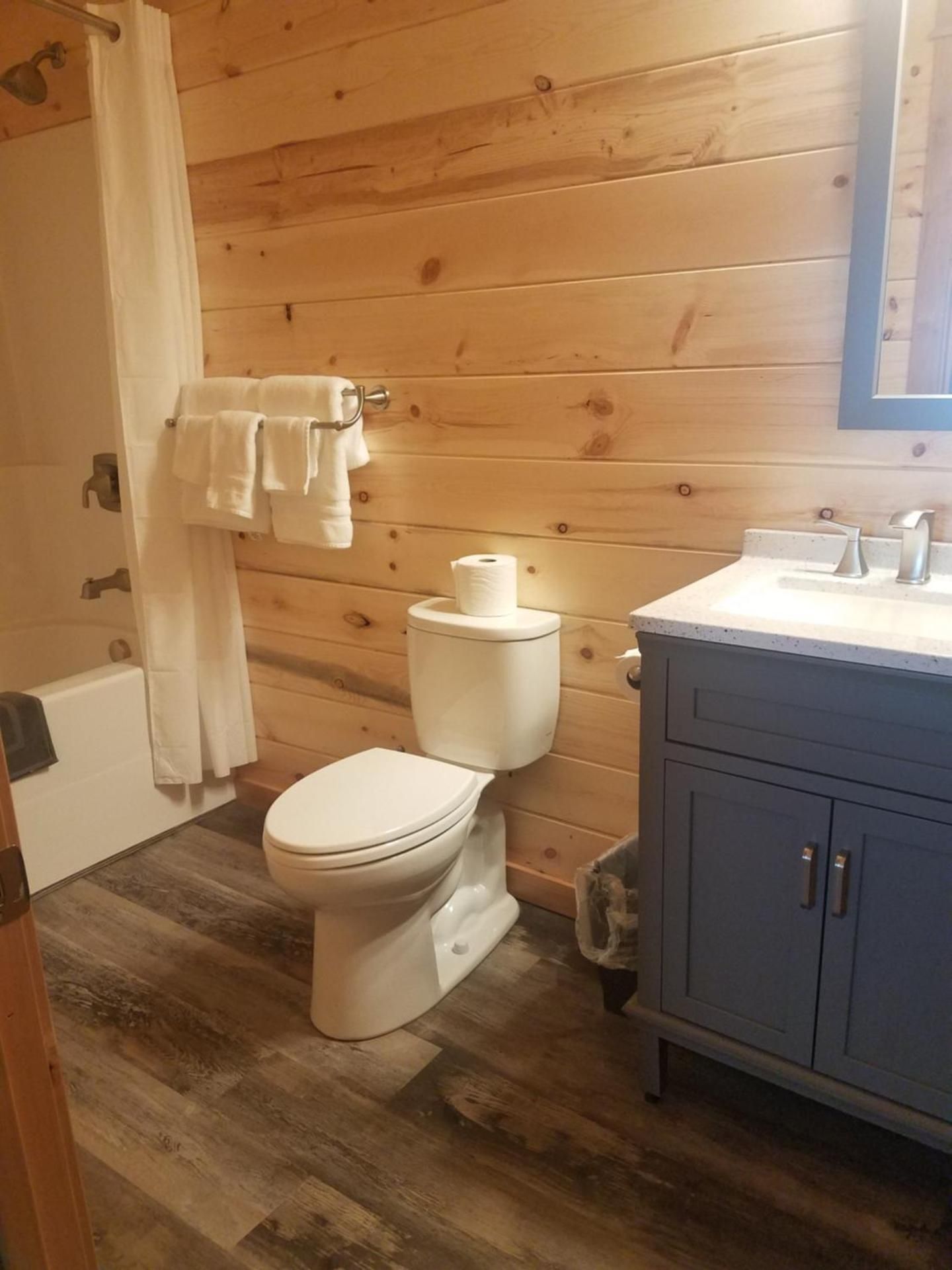 Deluxe Queen Suite