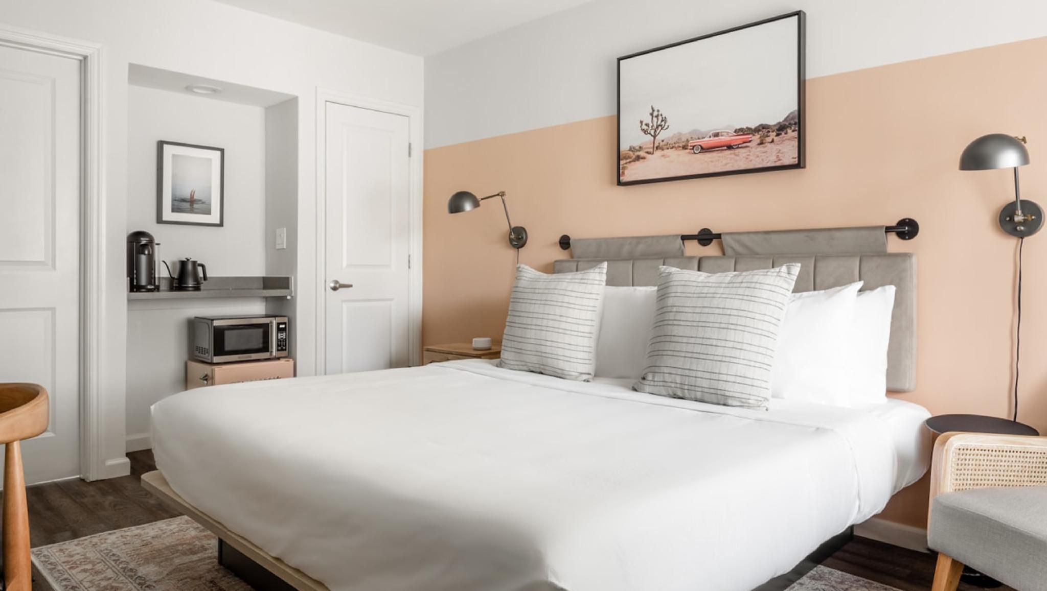 1 King Bed Non-Smoking